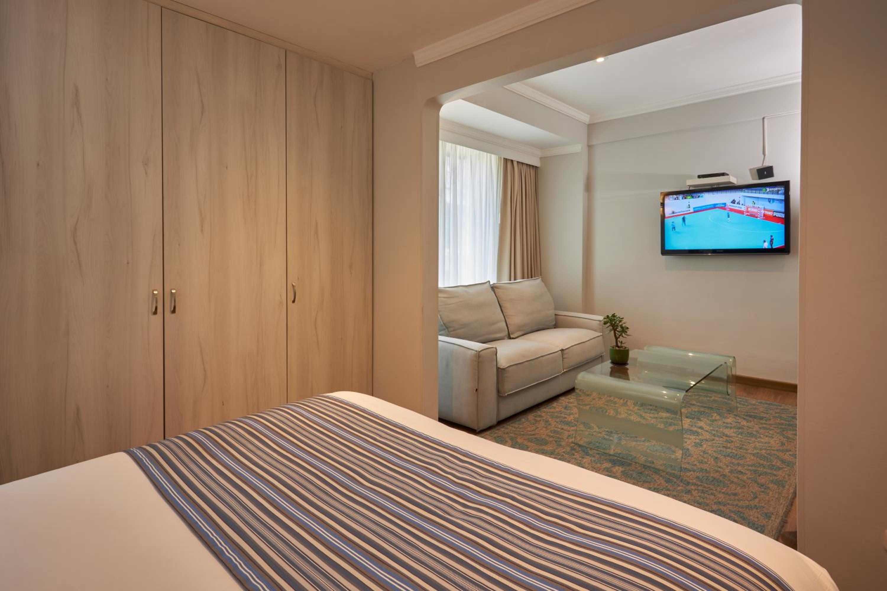 Junior Suite - Photo 13