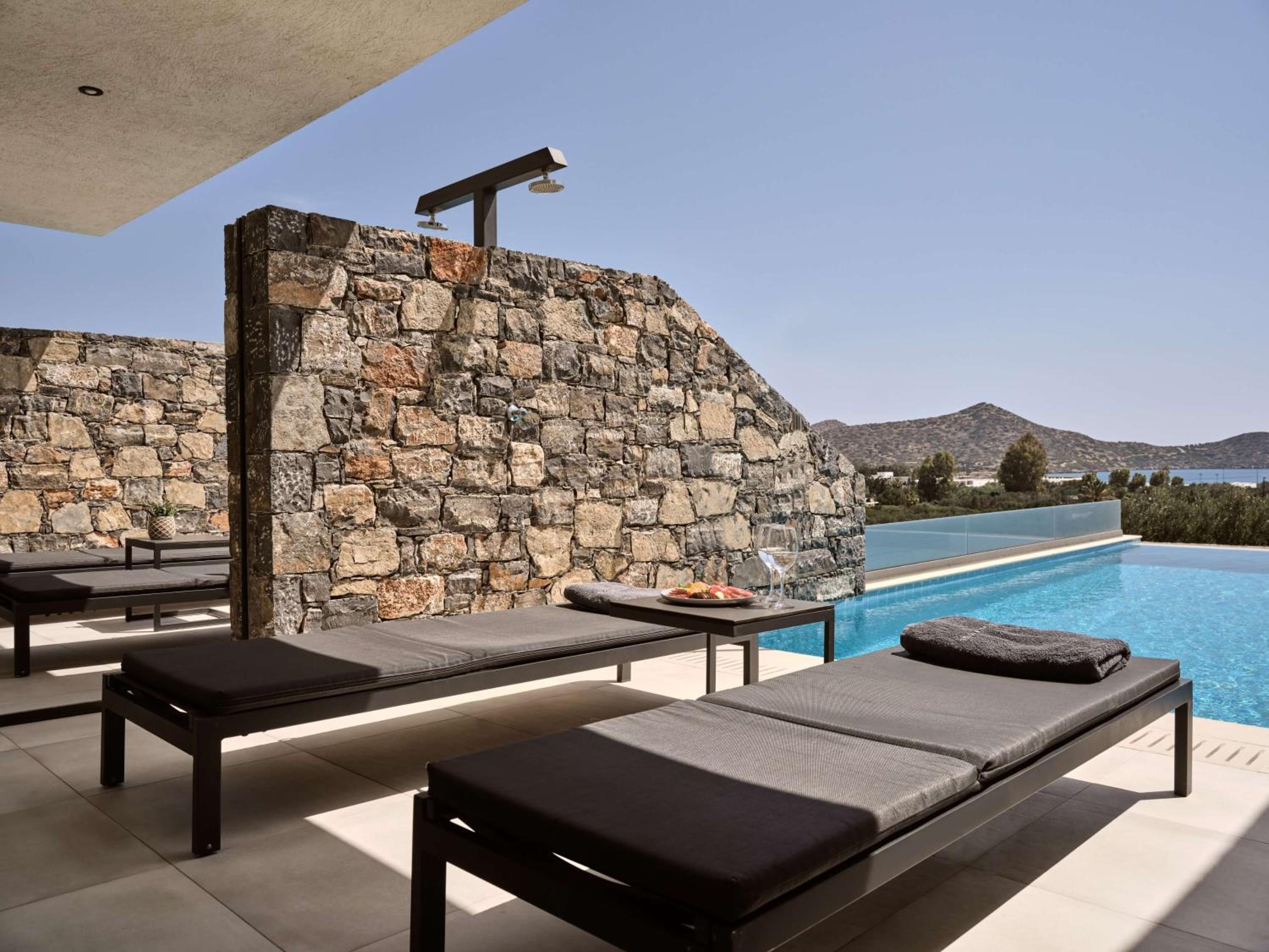 Connecting Family Suite Private Pool photo 2