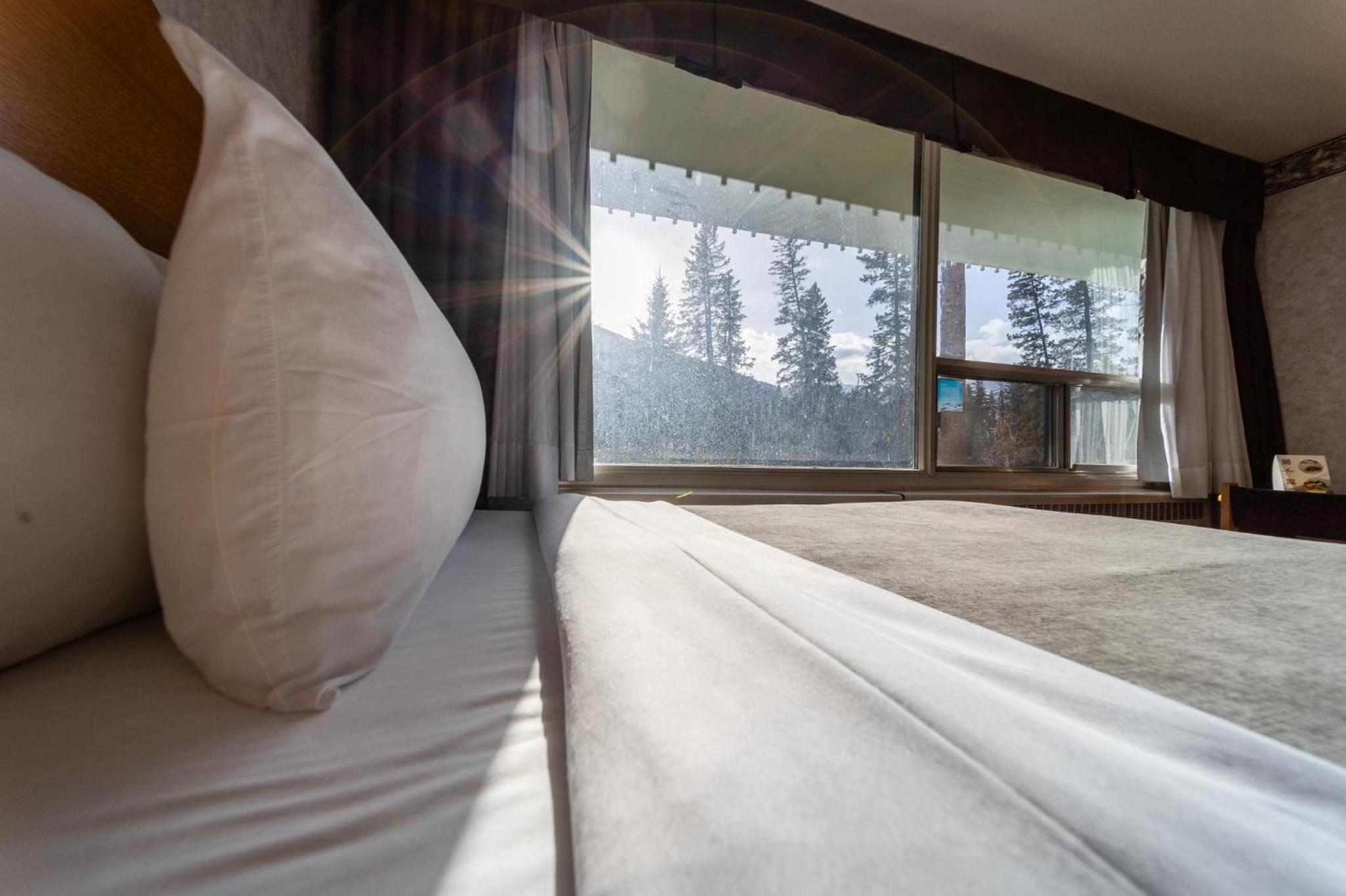 Queen Room with River View photo 2
