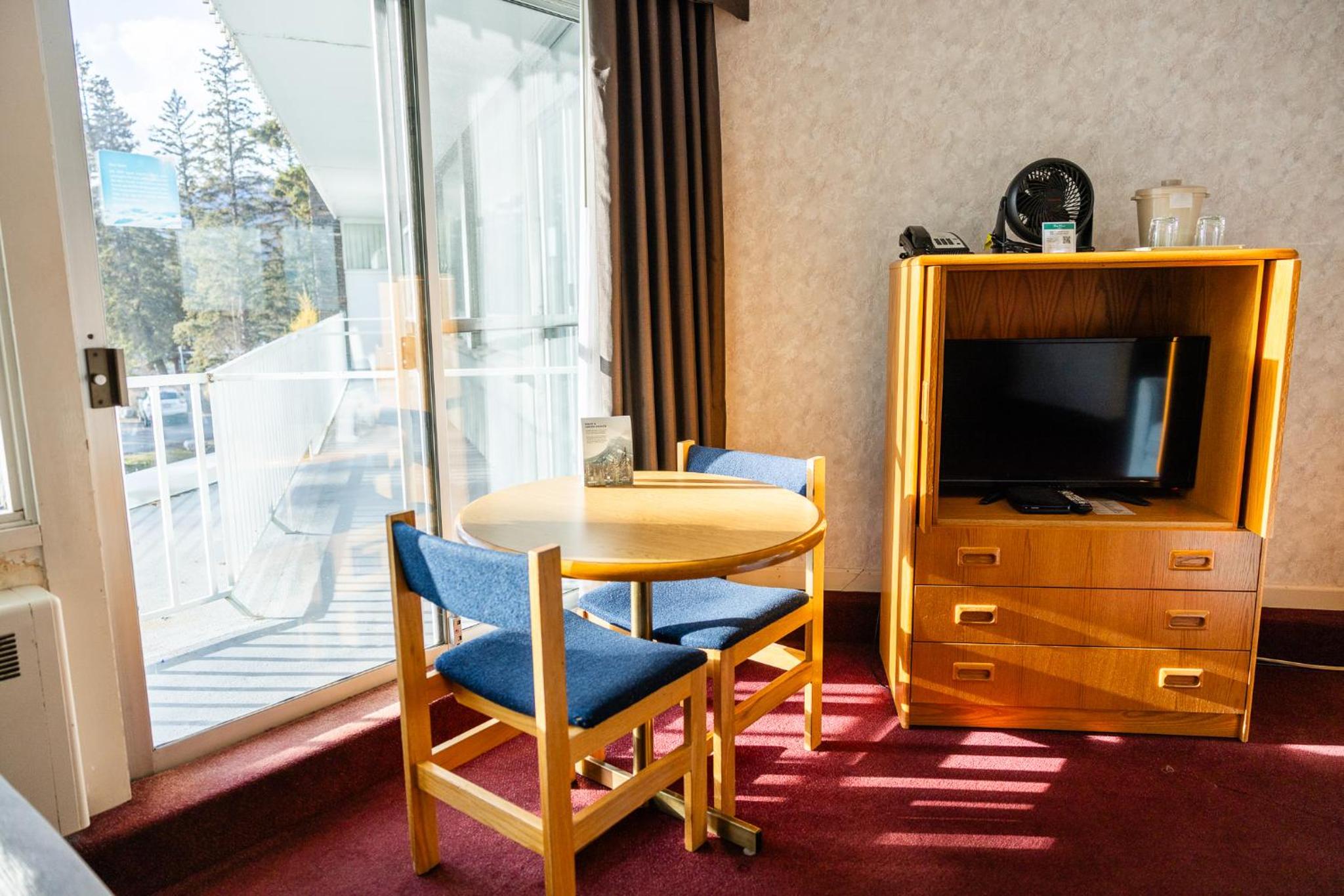 Two Double Beds Room with River View photo 2