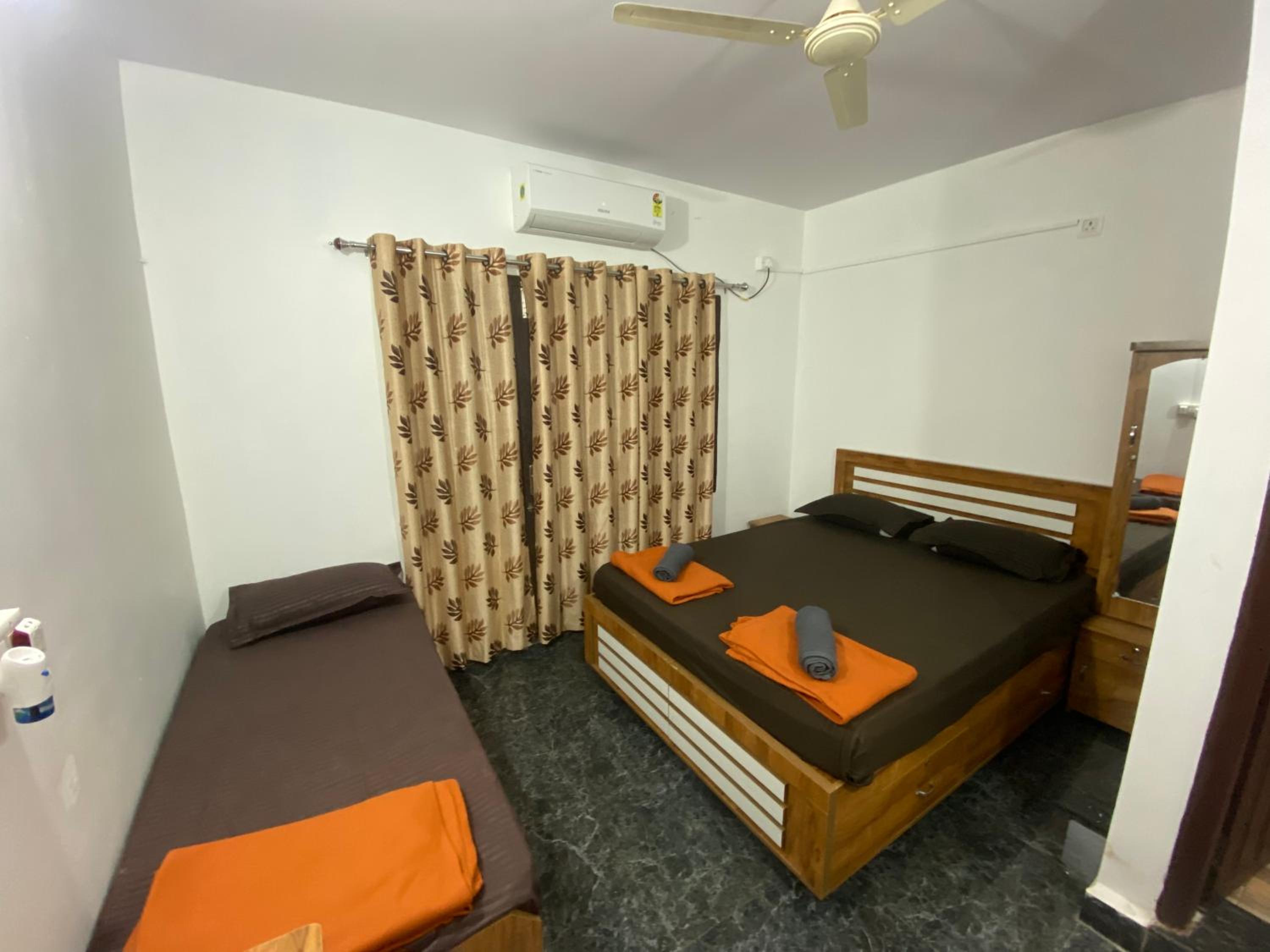 One-Bedroom Apartment photo 2