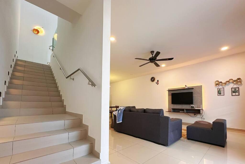 Four-Bedroom House photo 2
