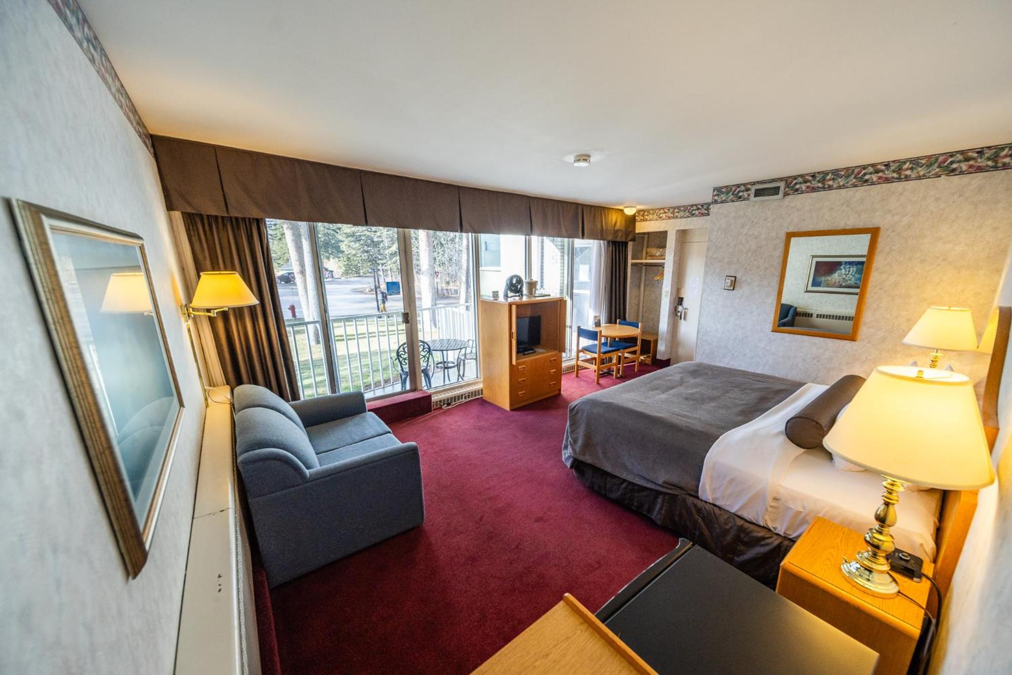 Premium King Room with River View photo 3