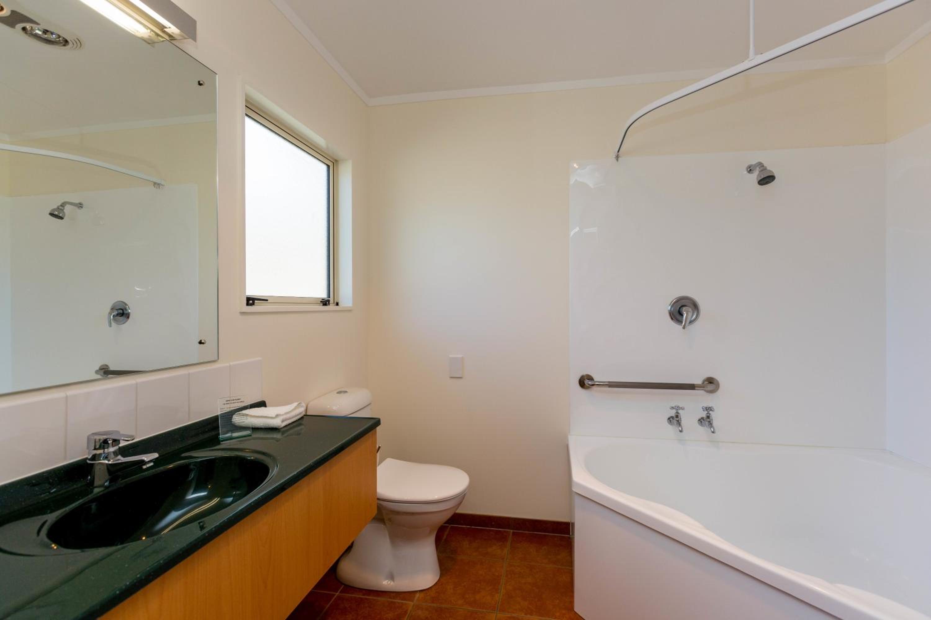 Executive Studio with Spa Bath  - Photo 7