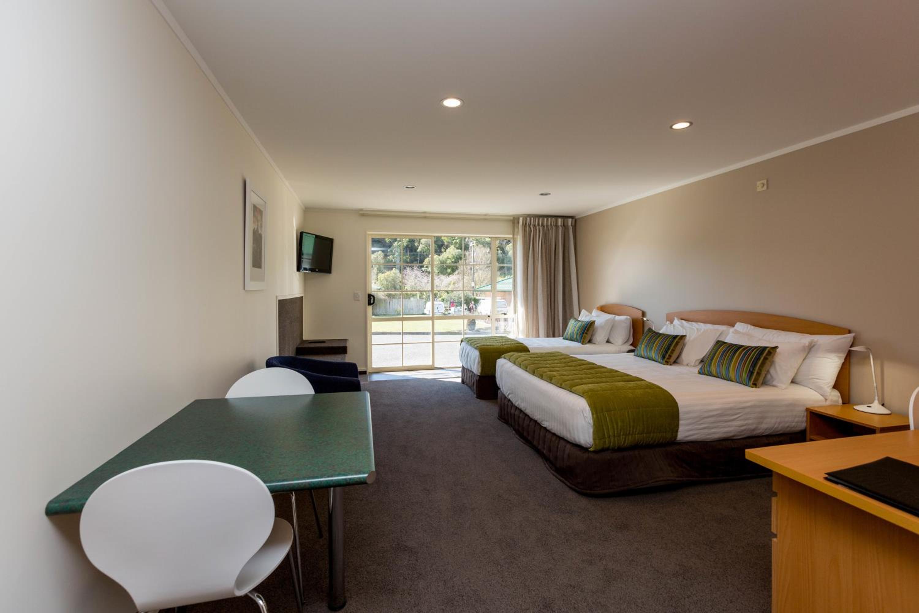 Executive Studio with Spa Bath  - Photo 4