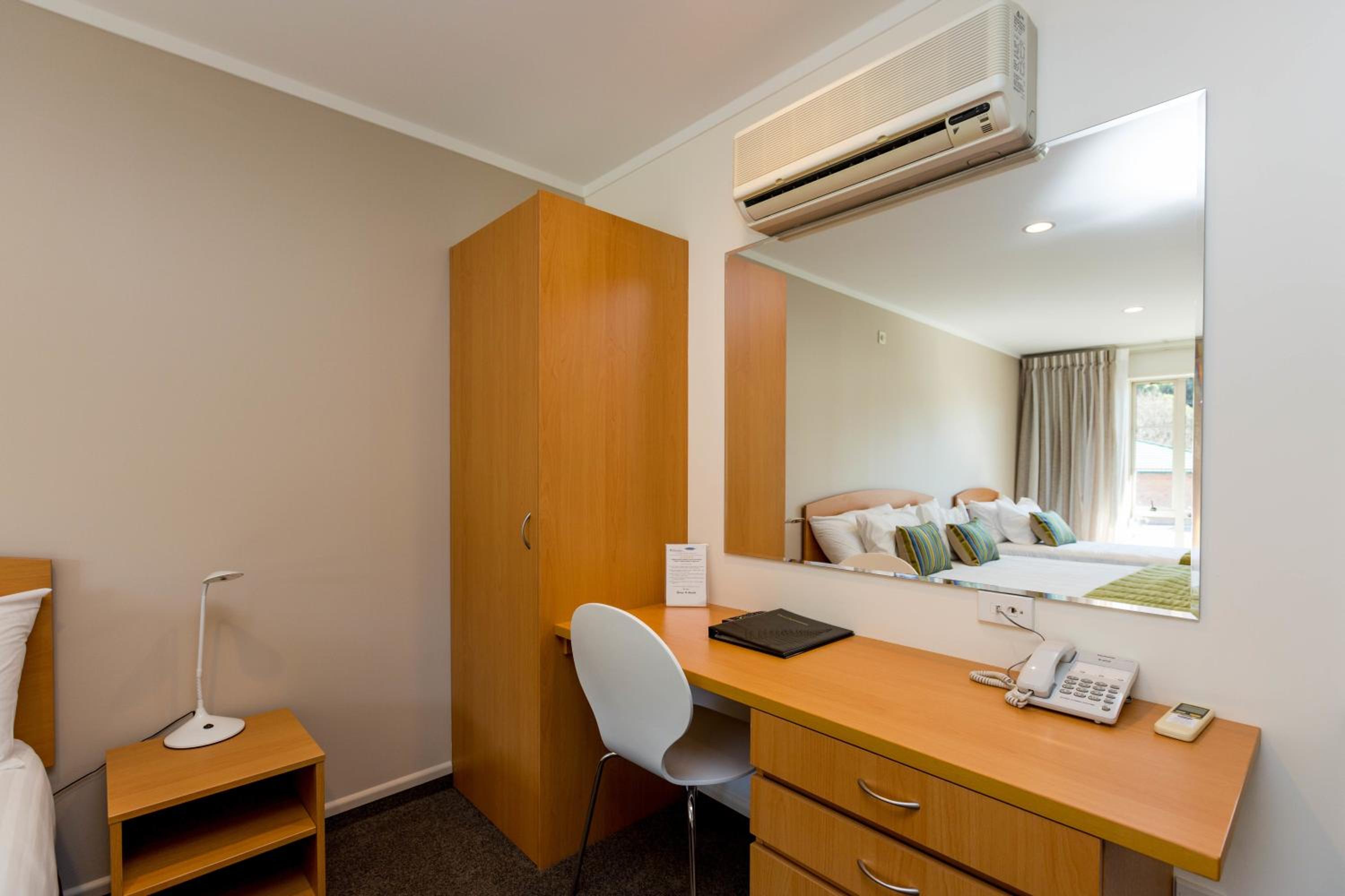 Executive Studio with Spa Bath  - Photo 9