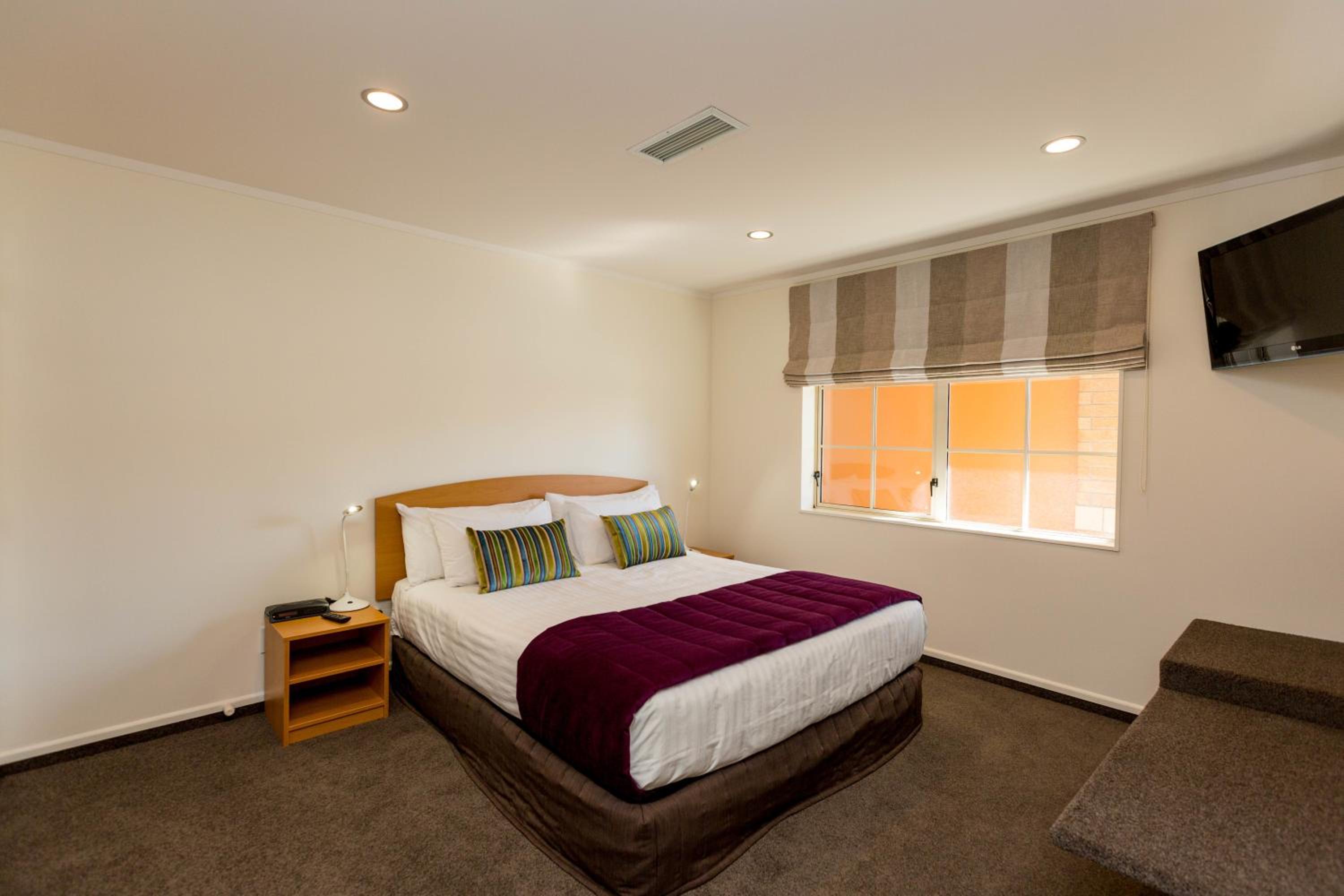 Two-Bedroom Apartment - Photo 5