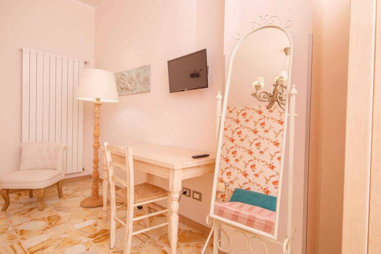 Double Room With Private Bathroom photo 3