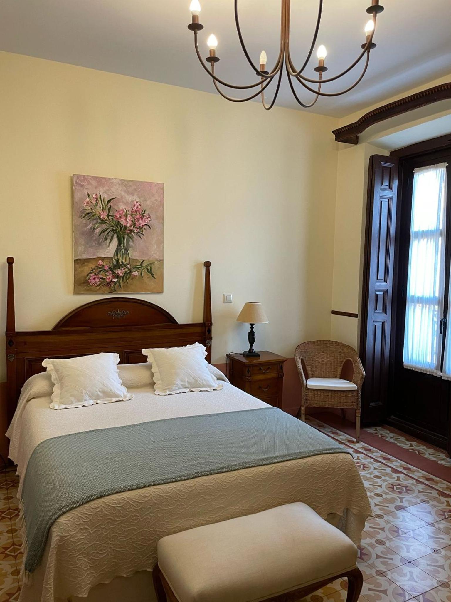 Standard Double Room - Photo 1