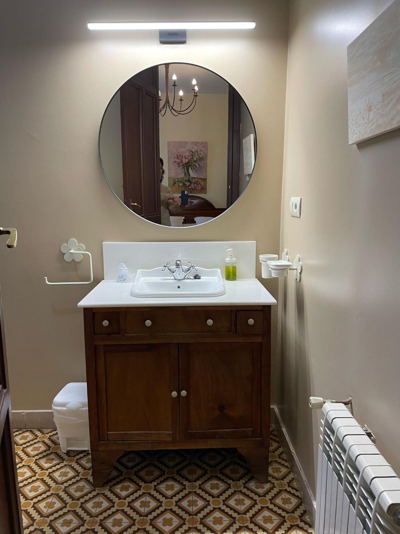 Standard Double Room - Photo 17
