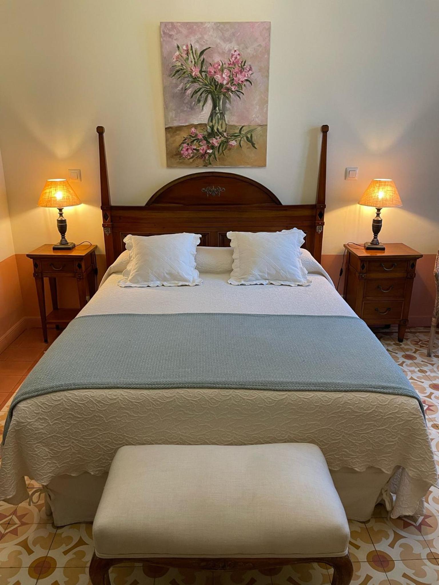 Standard Double Room - Photo 16
