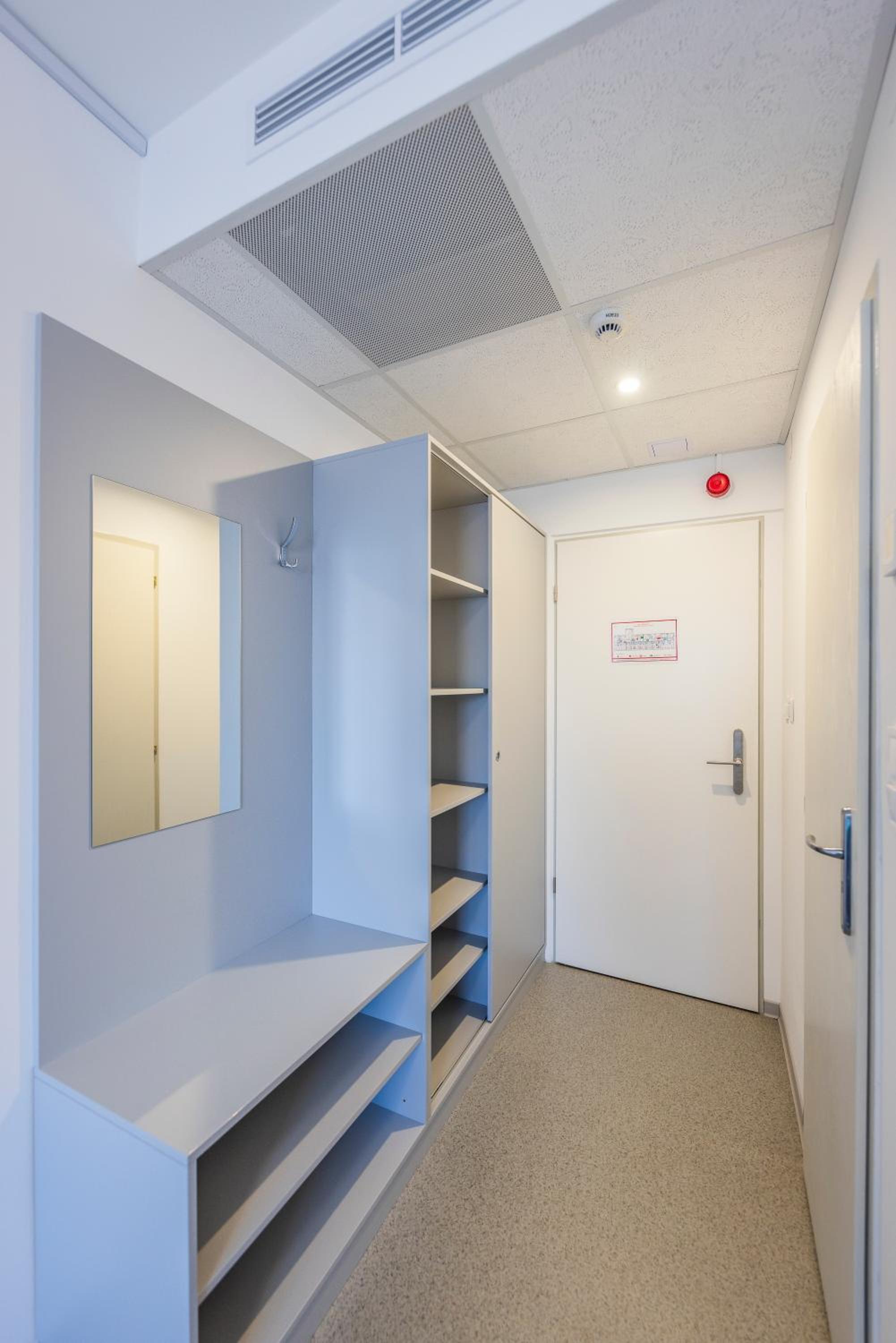Double Room - Photo 17