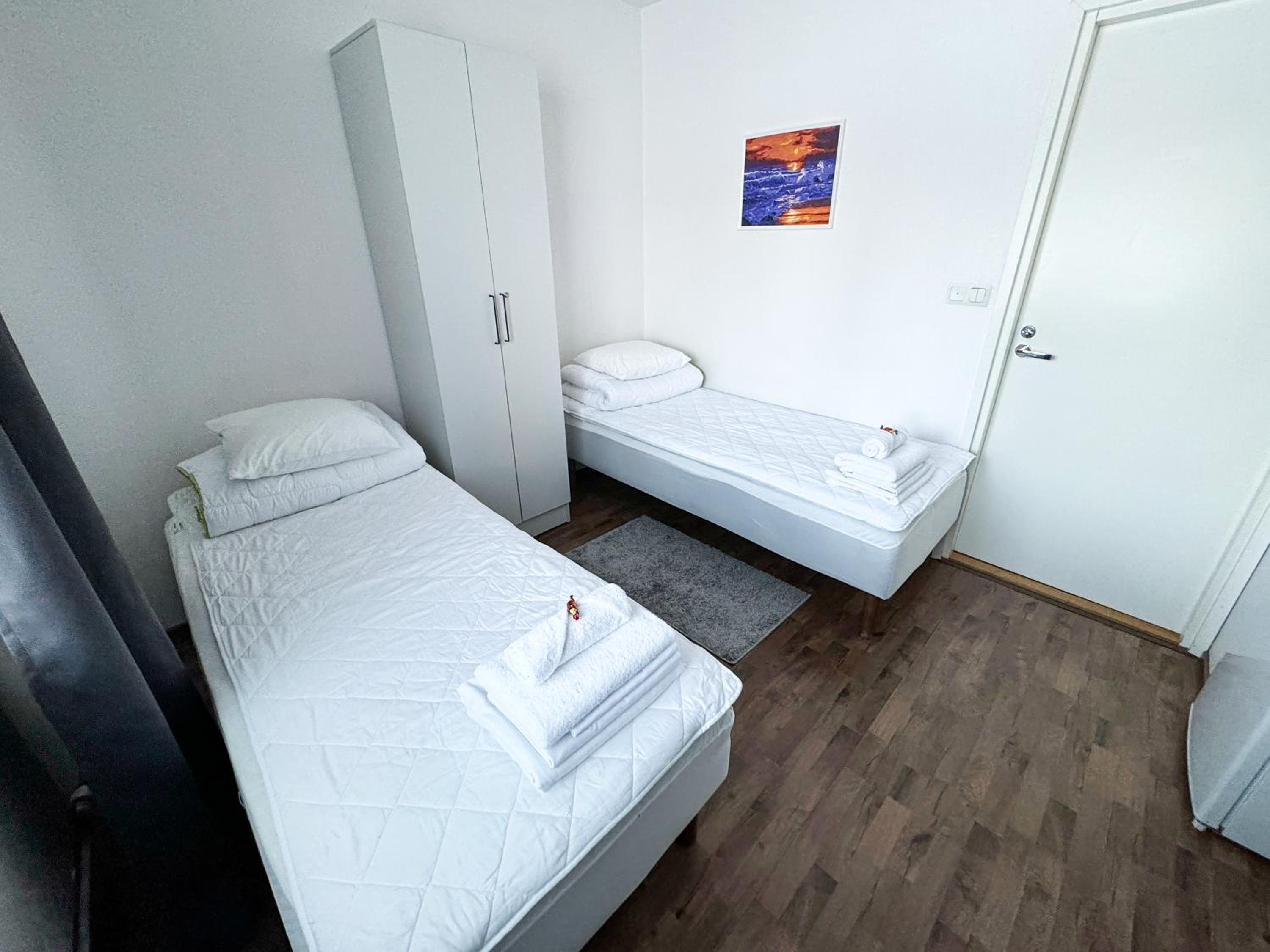 Twin Room with Shared Bathroom photo 2