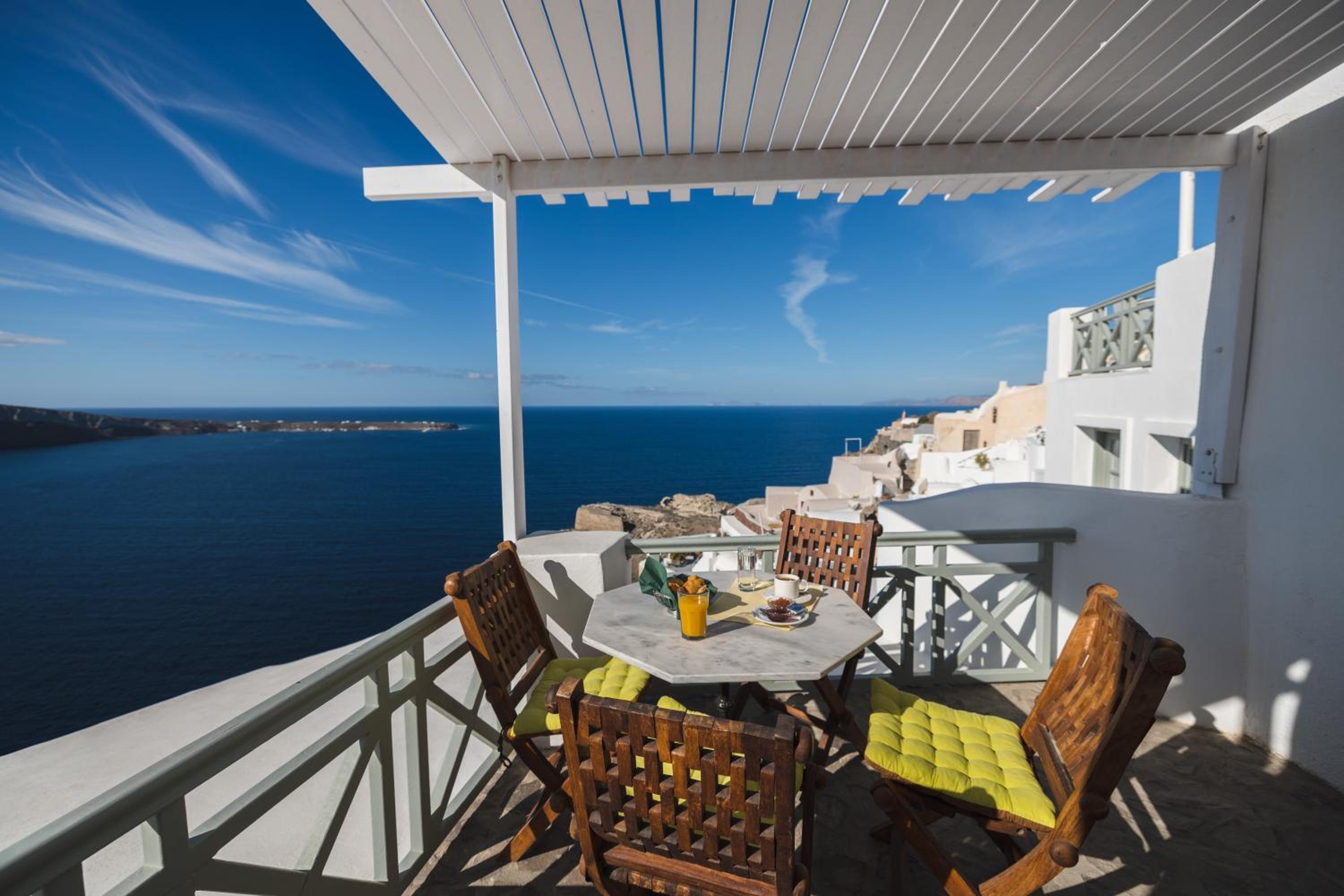  Summer Lovers Villa with Private Whirlpool & Caldera View photo 2