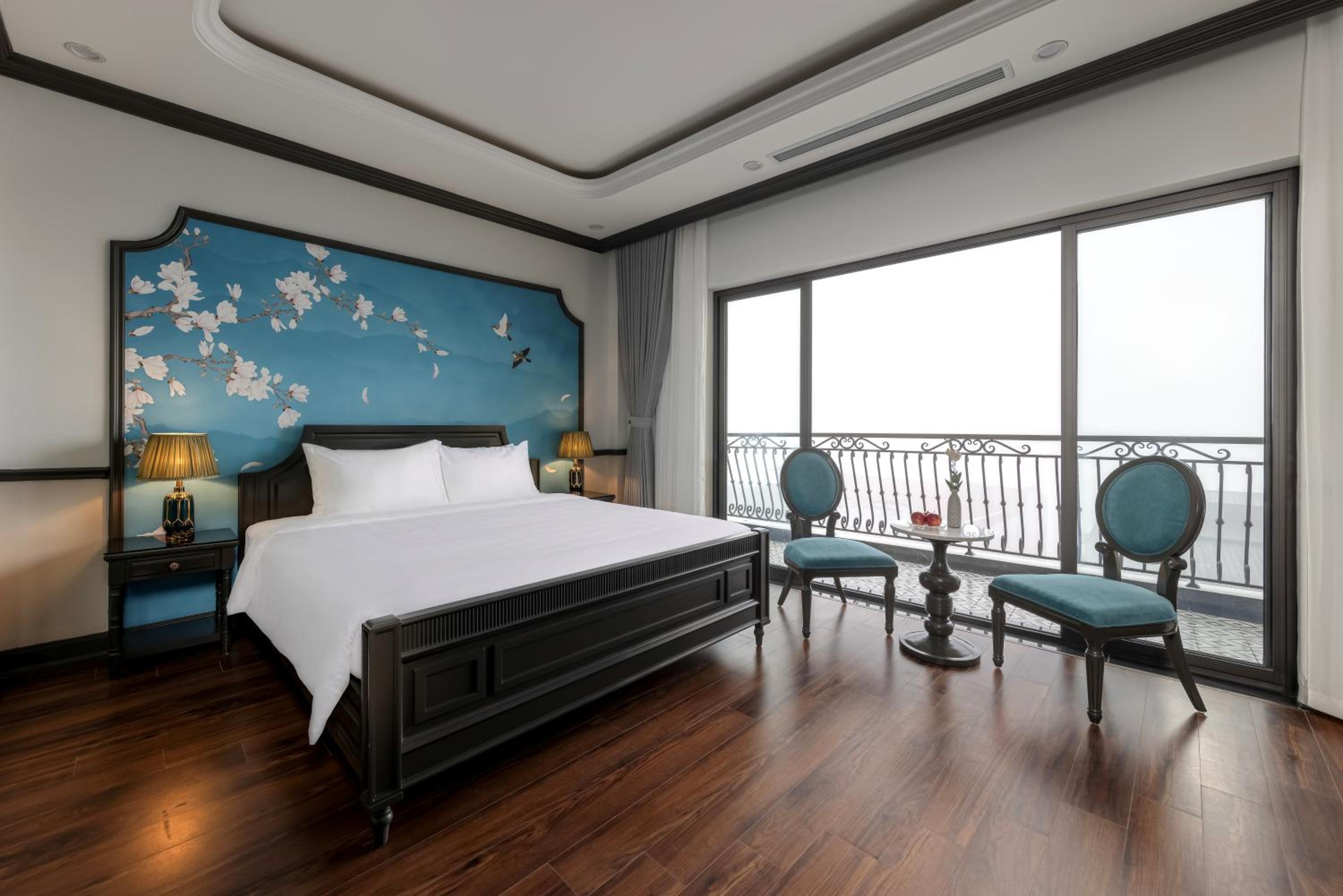 Premier Room Balcony with Mountain View photo 1