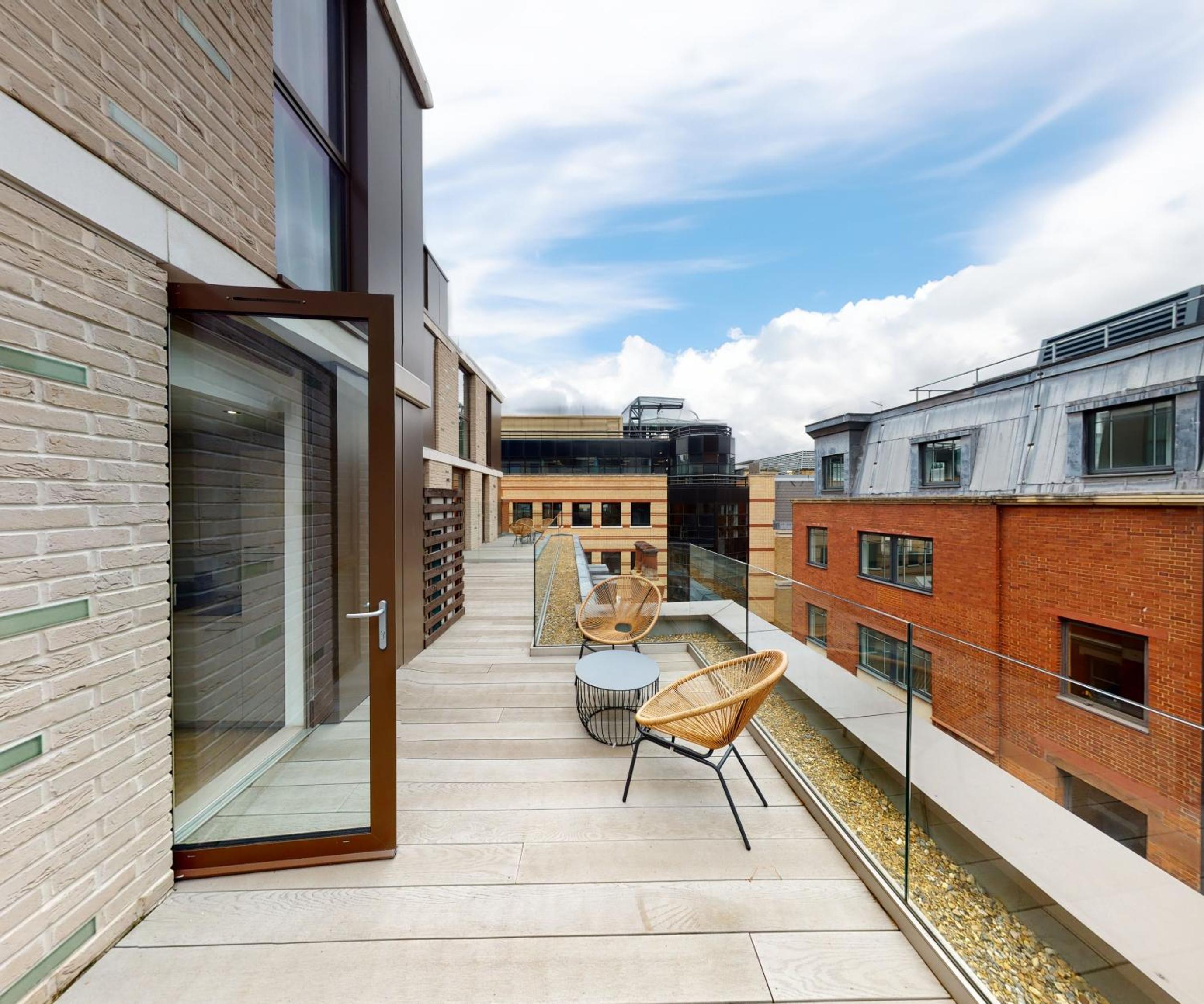 Executive Two Bedroom Apartment with Terrace photo 3
