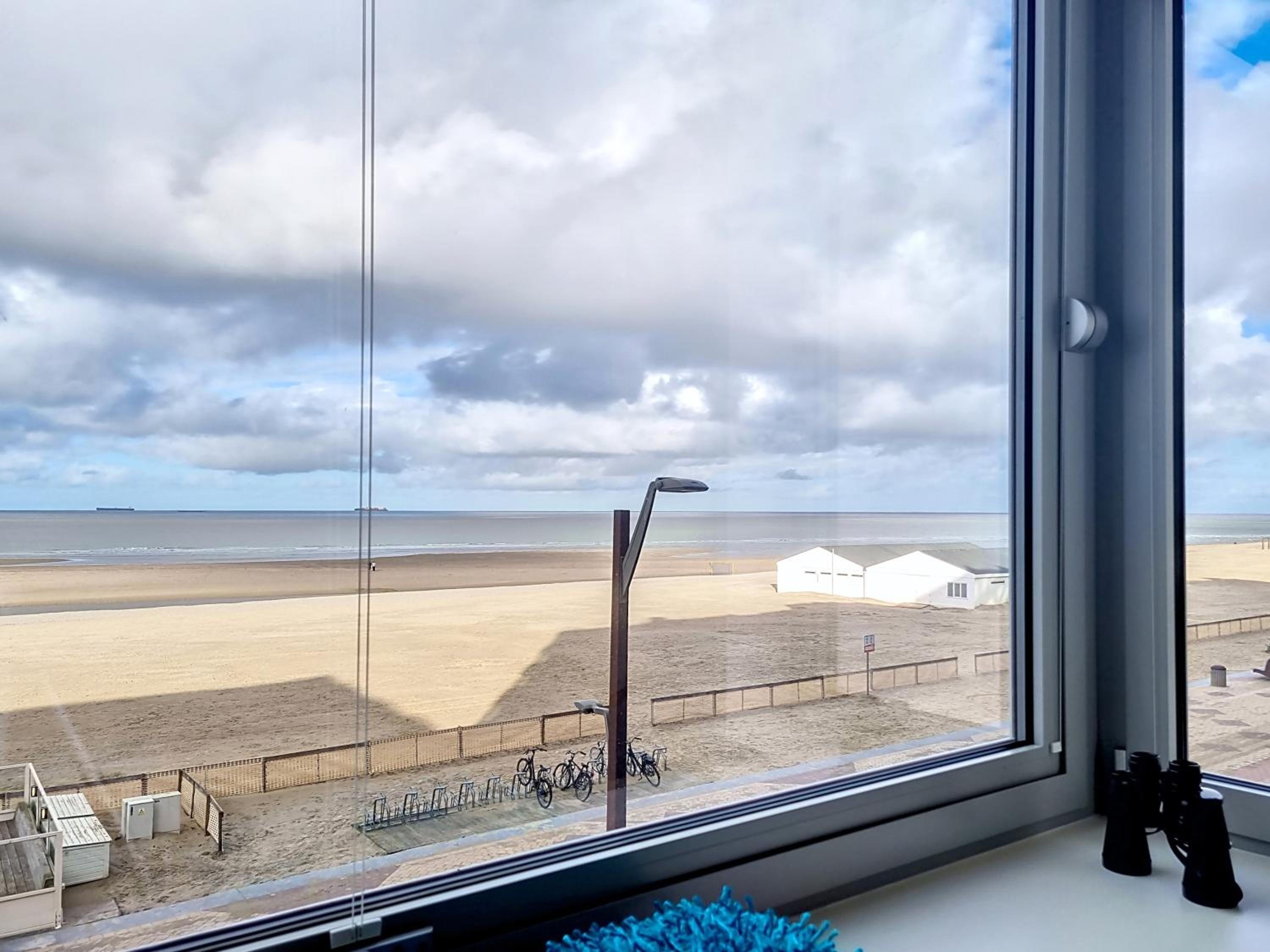 Two-Bedroom Apartment with Ocean View photo 2