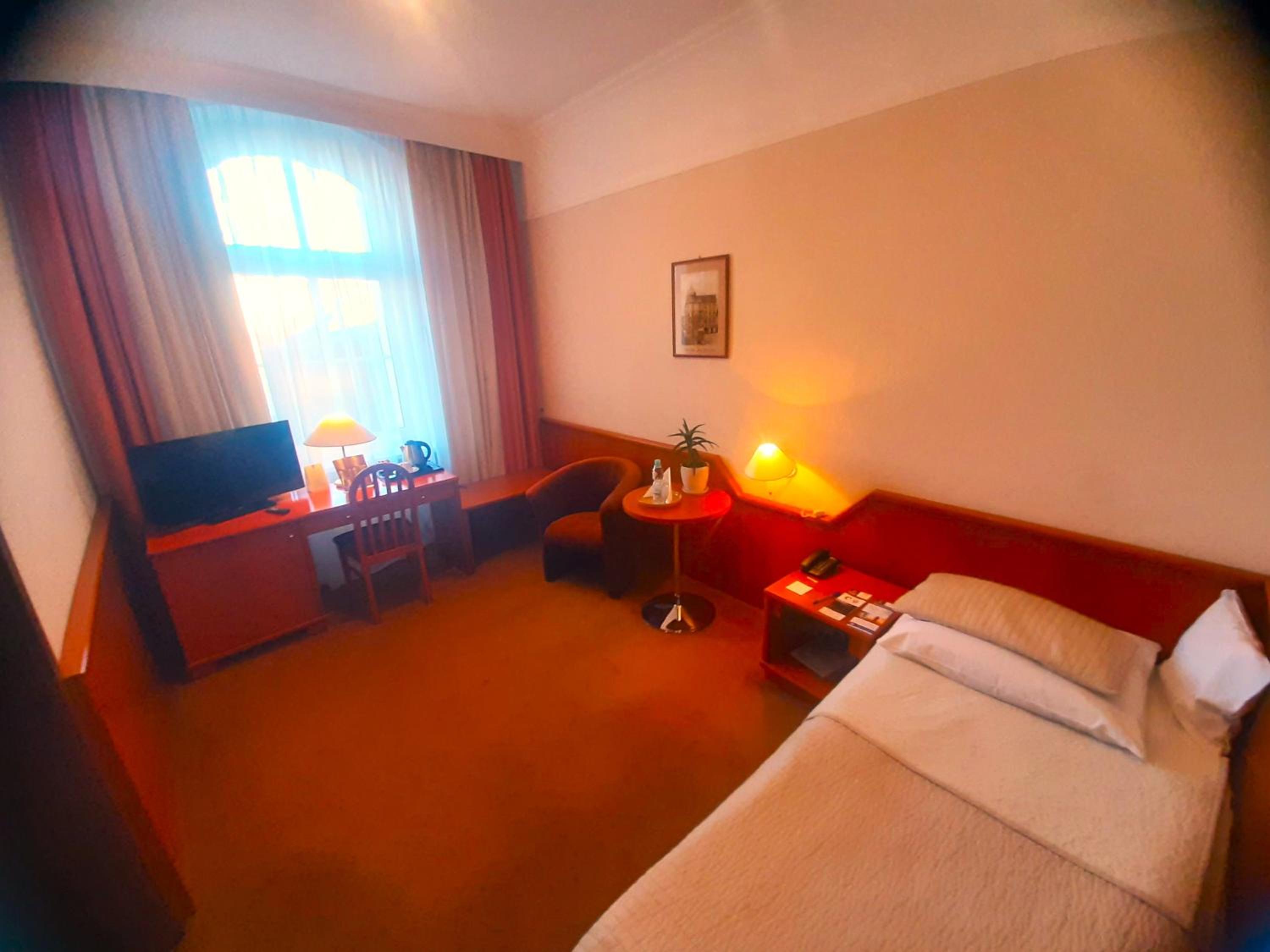 Large Single Room