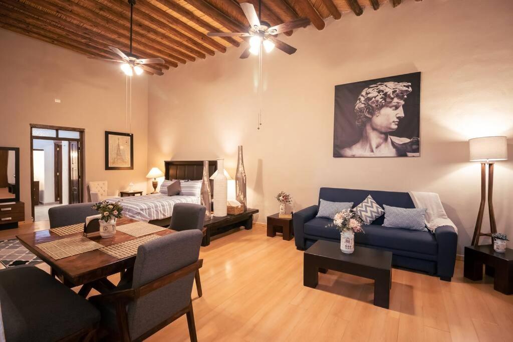 One-Bedroom Apartment photo 3