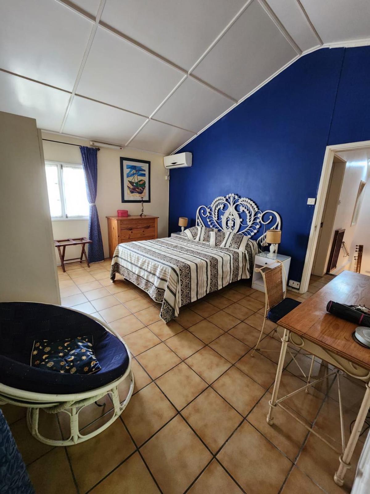 Three-Bedroom House photo 1