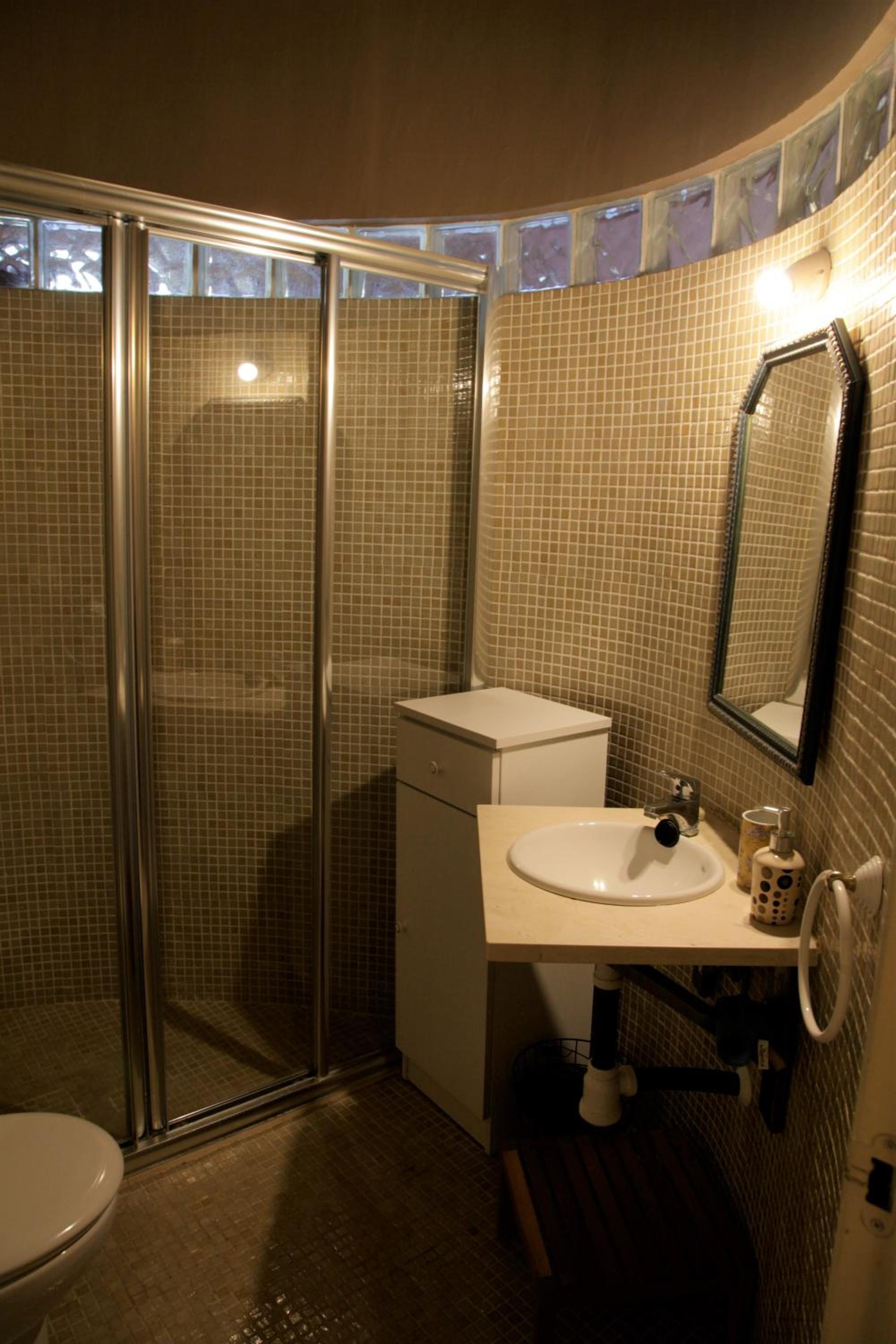 Double Room with Private Bathroom photo 2
