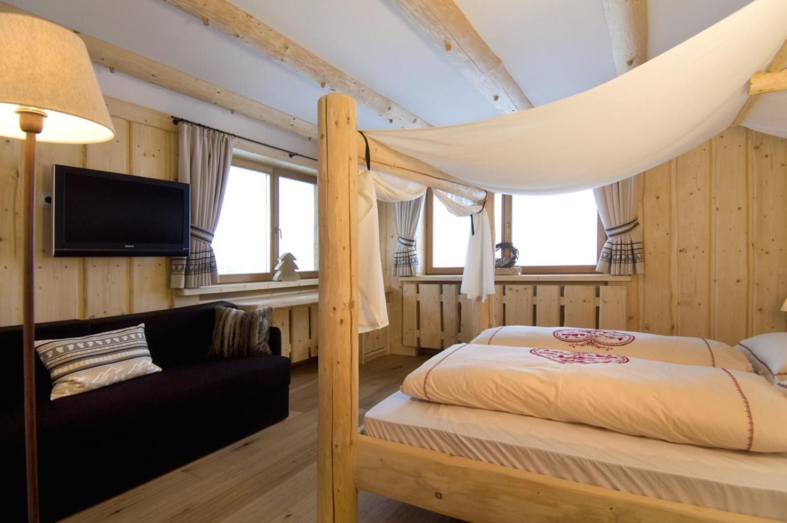 Standard King Room photo 1