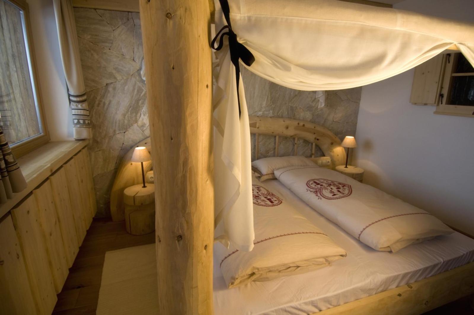 Standard King Room photo 3