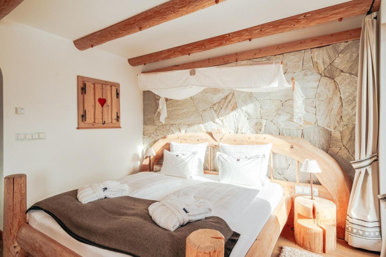 Superior Double or Twin Room with Mountain View photo 2