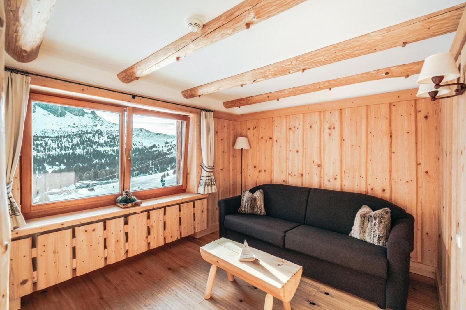 Superior Double or Twin Room with Mountain View photo 3