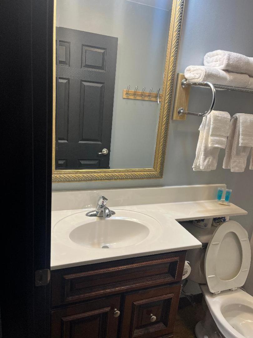 Double Room - Photo 11