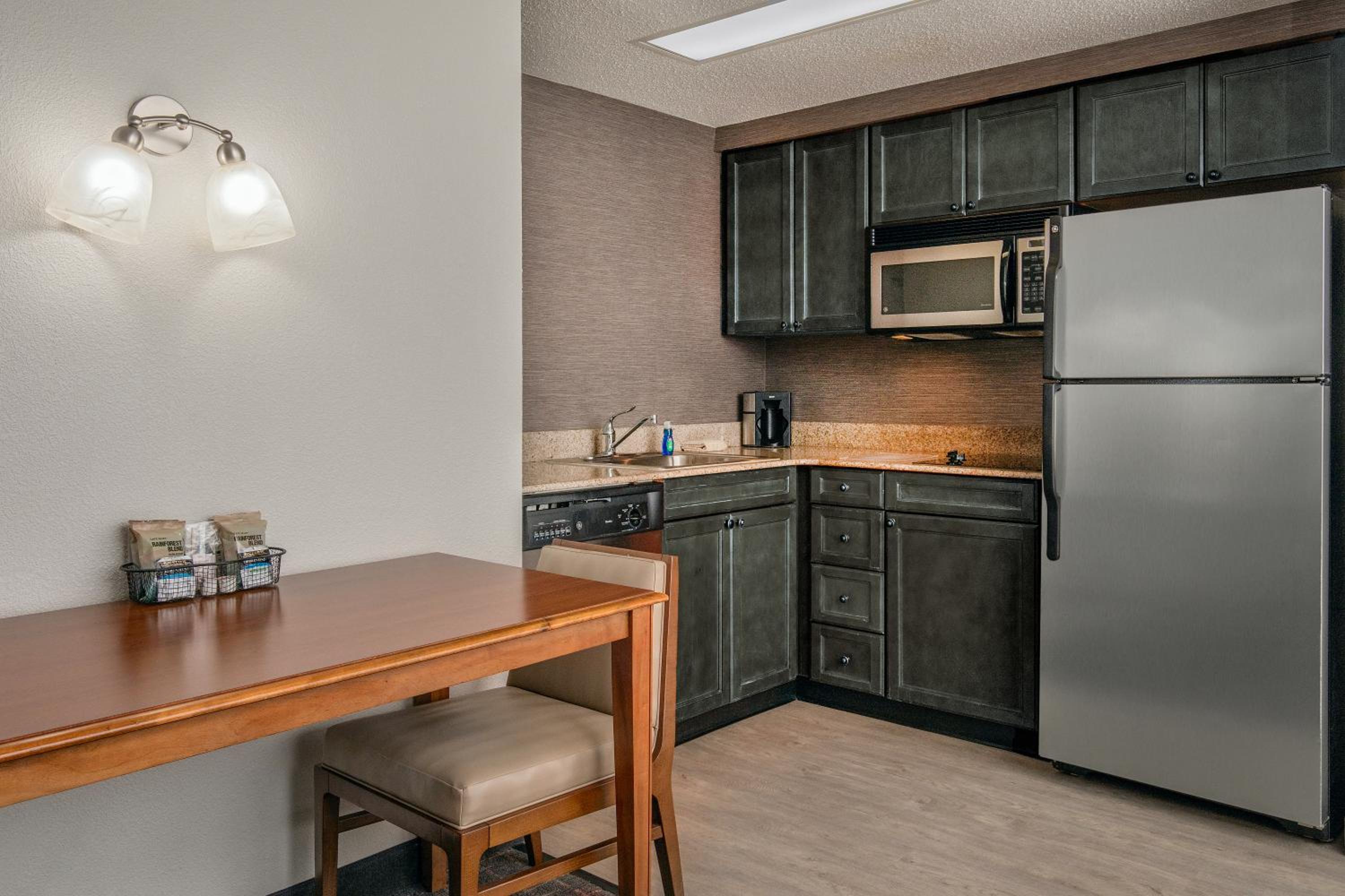 One-Bedroom Queen Suite, Sofa Bed, Full Kitchen, Living Space - Photo 14