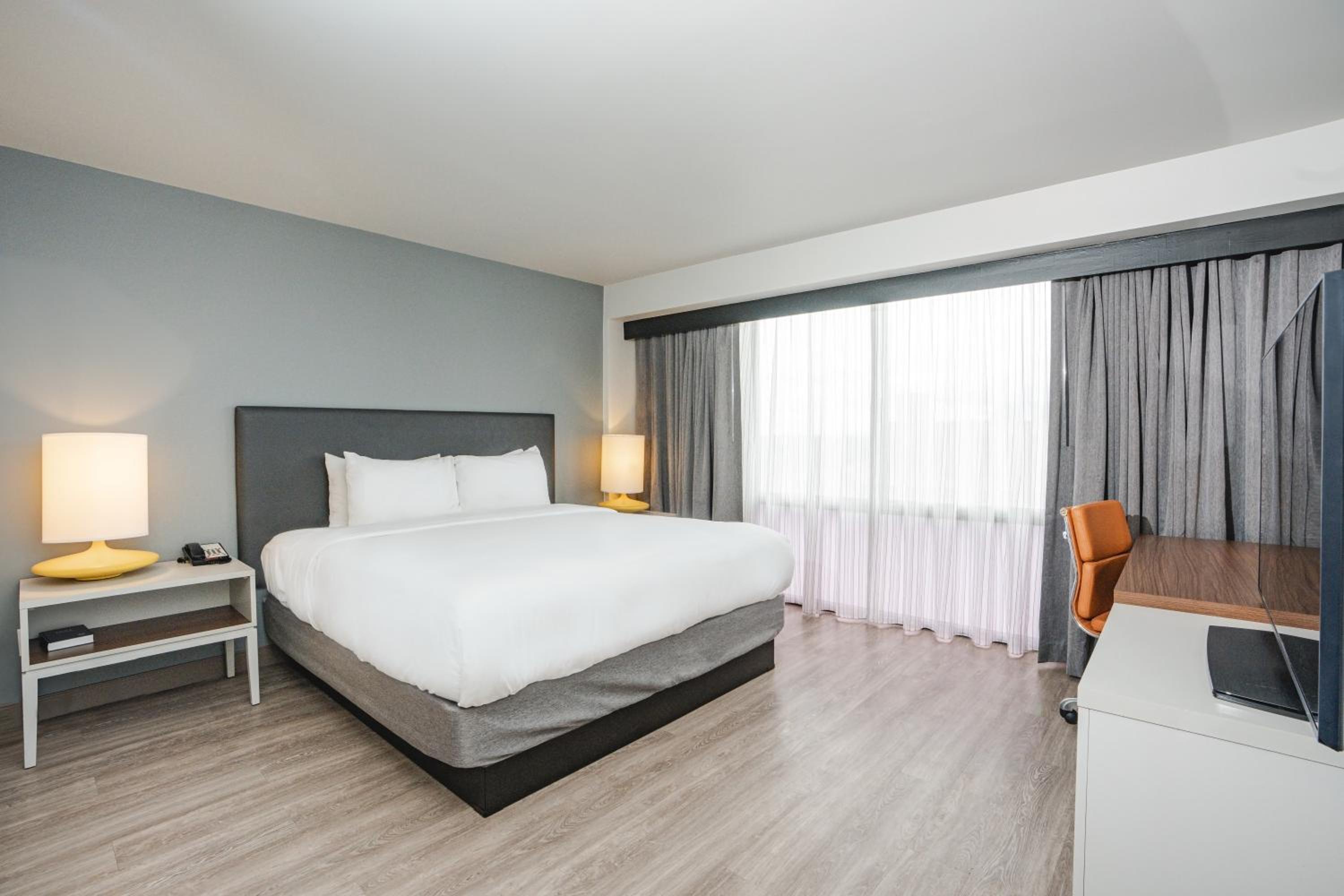 Two-Bedroom Suite with Two King Beds - Non-Smoking - Photo 4