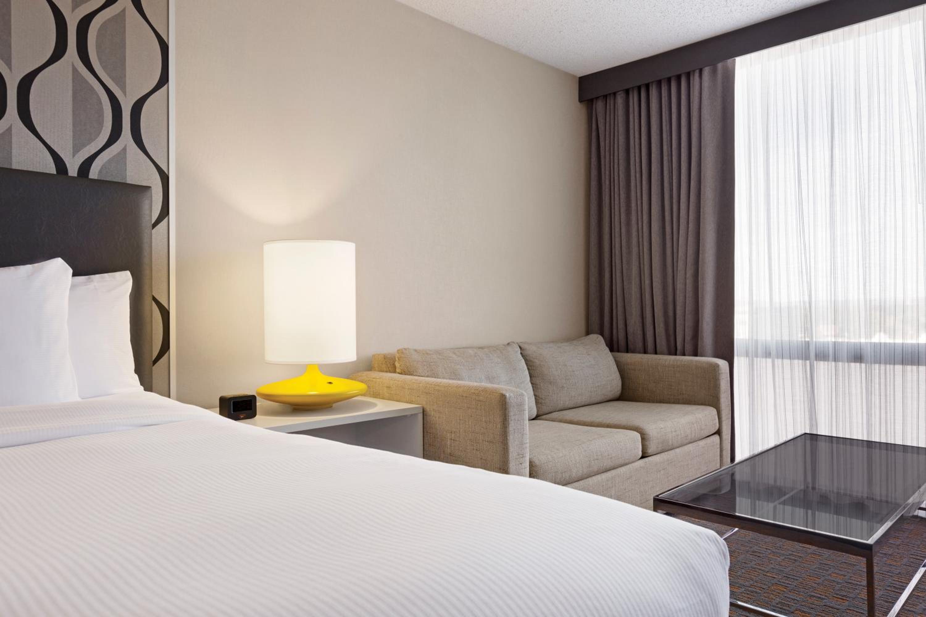 Executive King Room - Non-Smoking - Photo 2