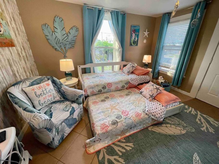 One-Bedroom House photo 1