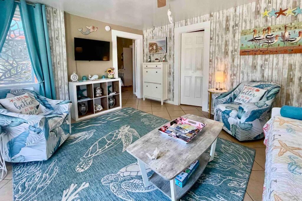 One-Bedroom House photo 3