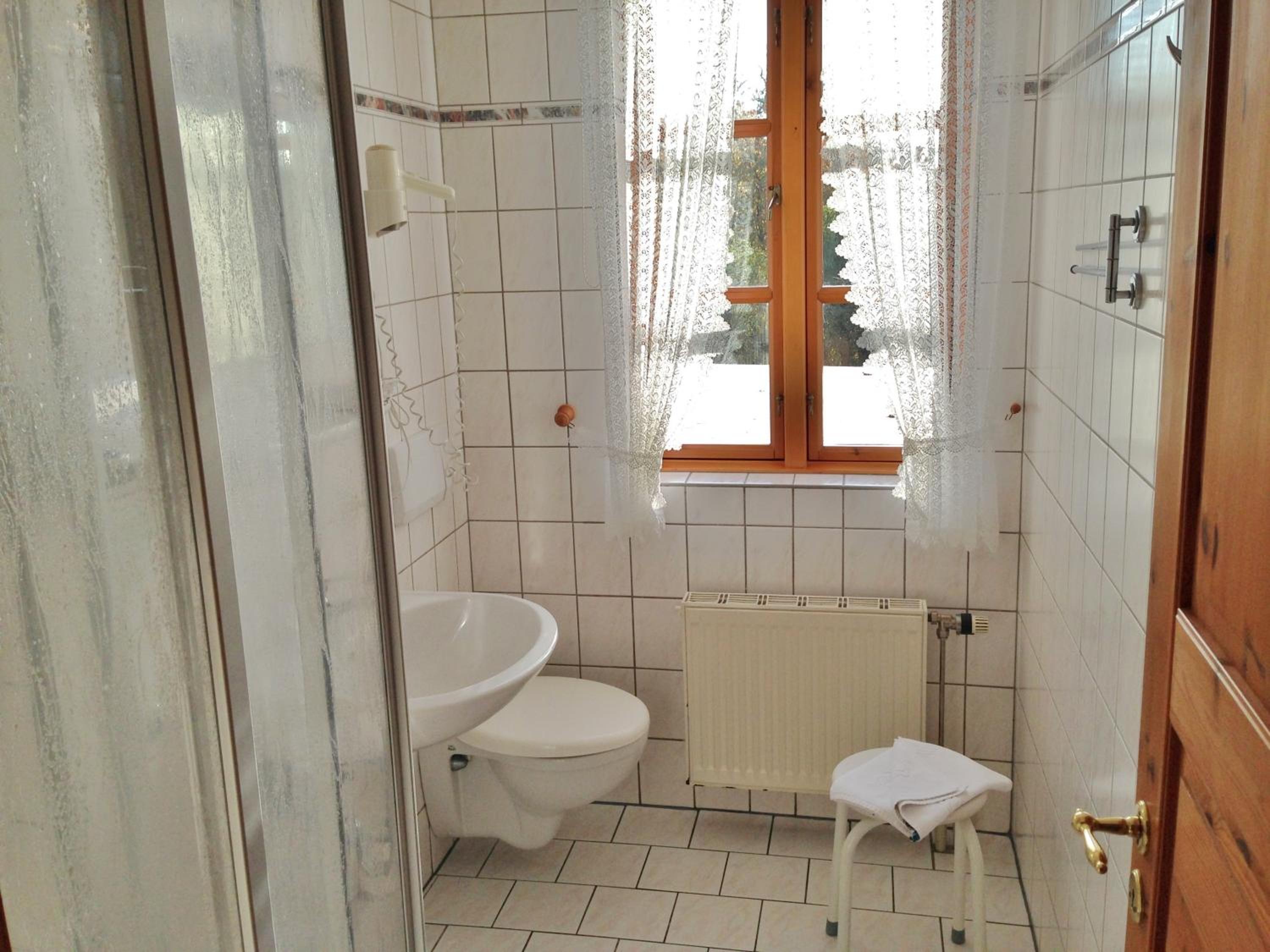 Triple Room - Photo 11