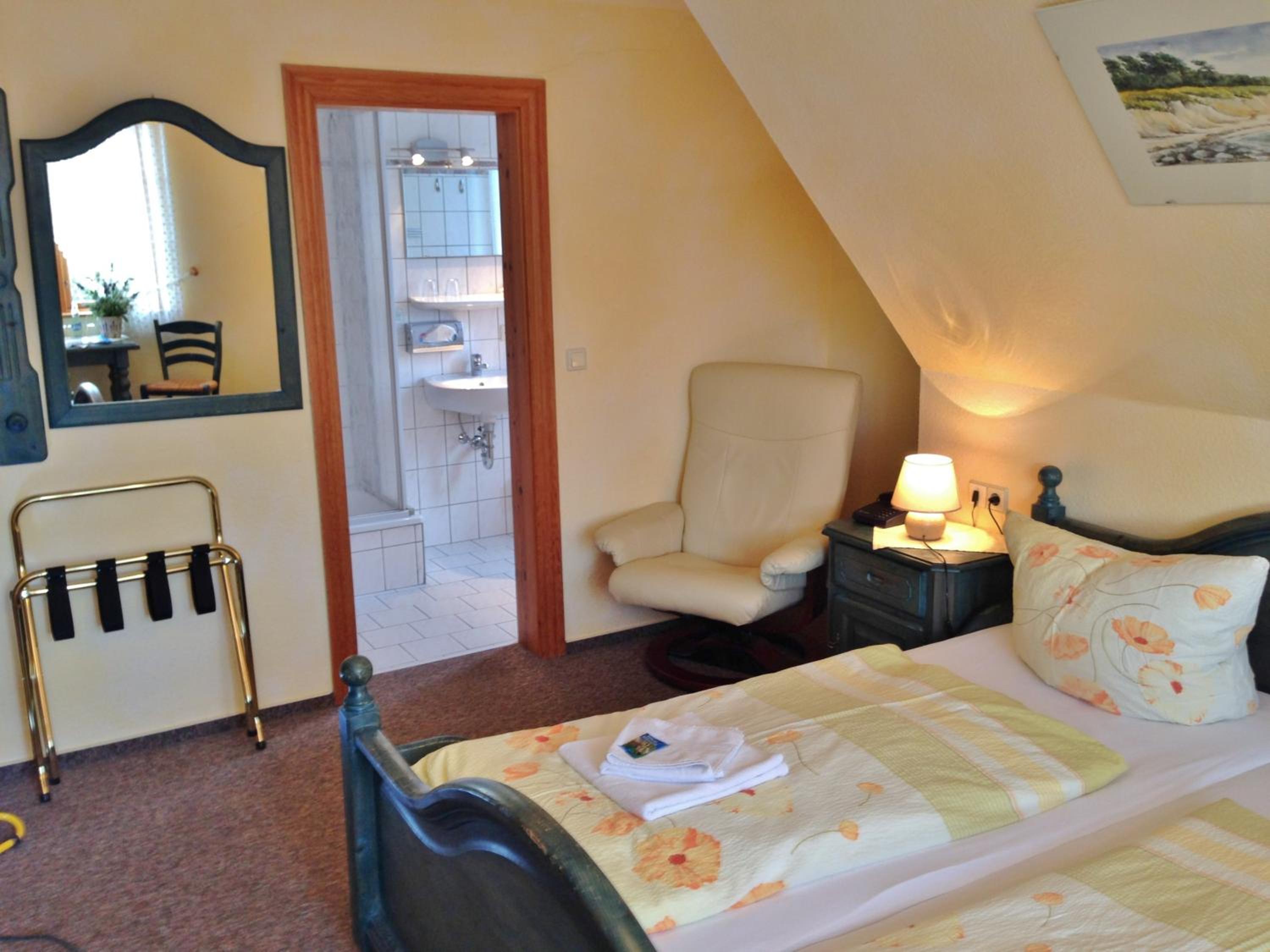 Triple Room - Photo 8