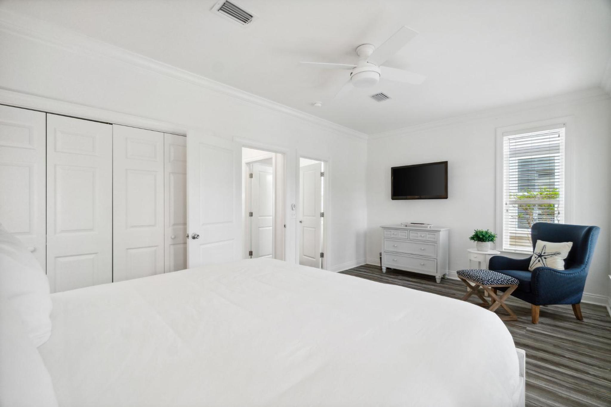 Four-Bedroom House photo 2