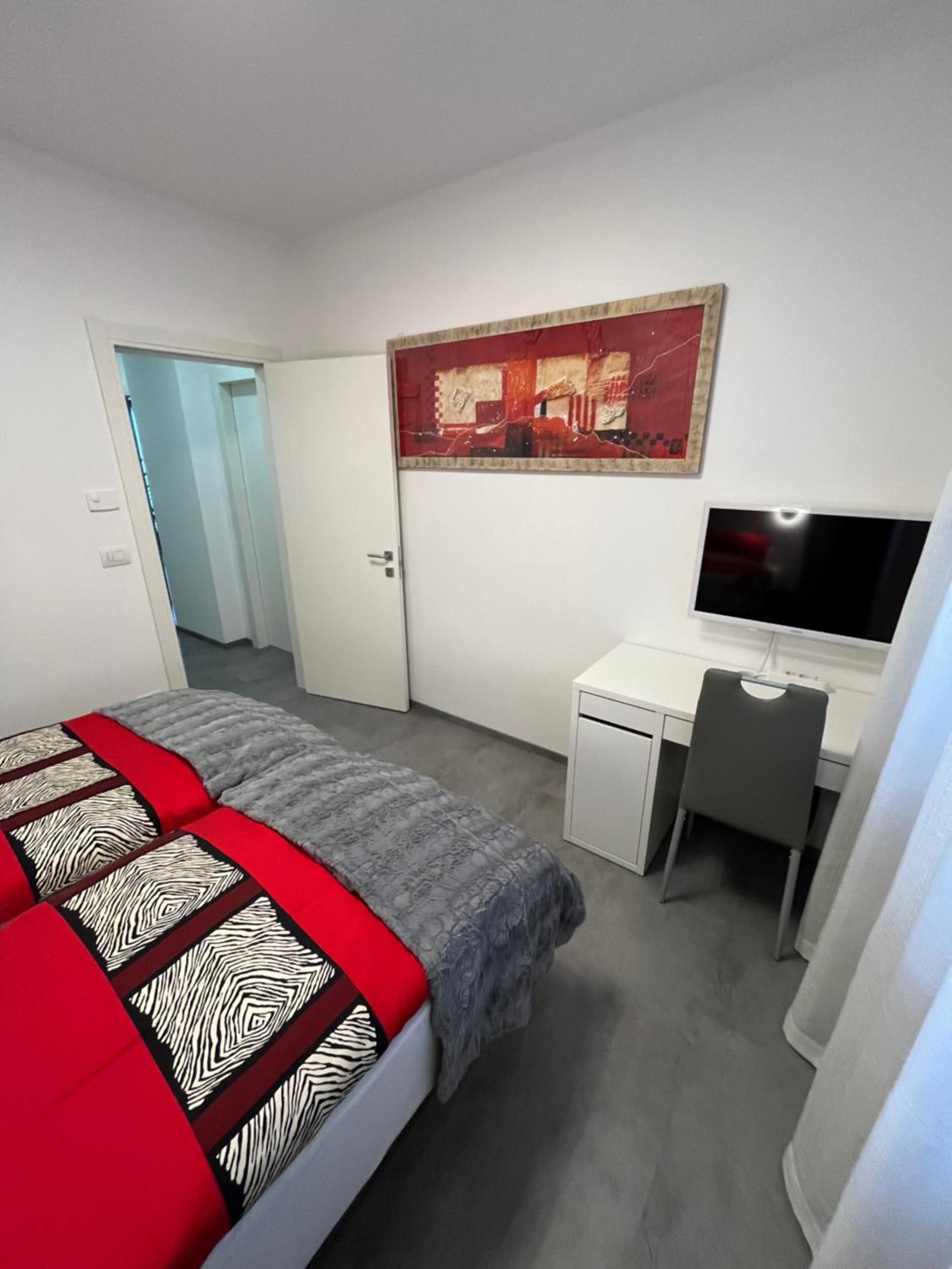 Double or Twin Room with Private Bathroom photo 3