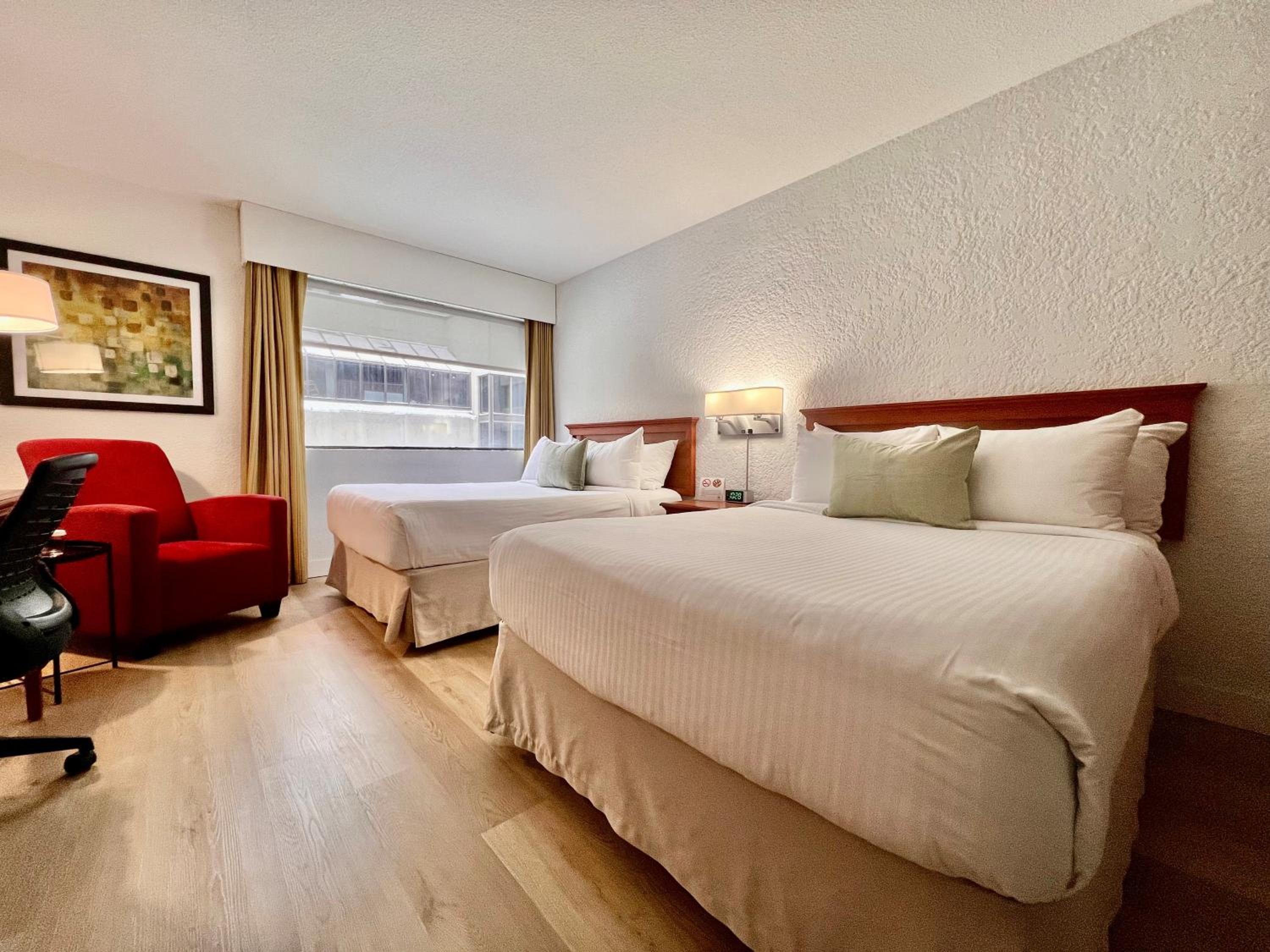Comfort Room with 2 double beds - Photo 1