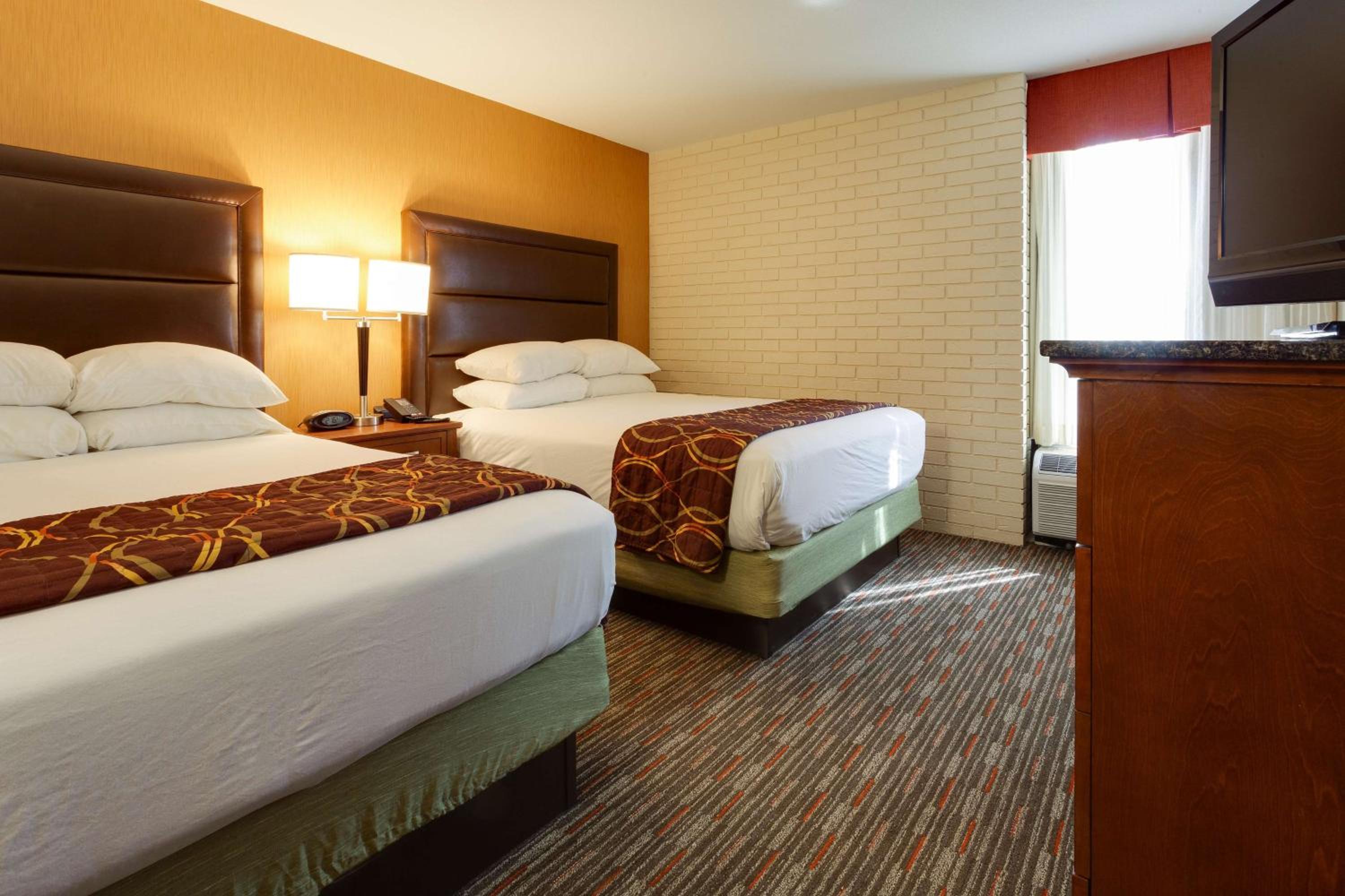 Queen Suite with Two Queen Beds - High Floor - Photo 1