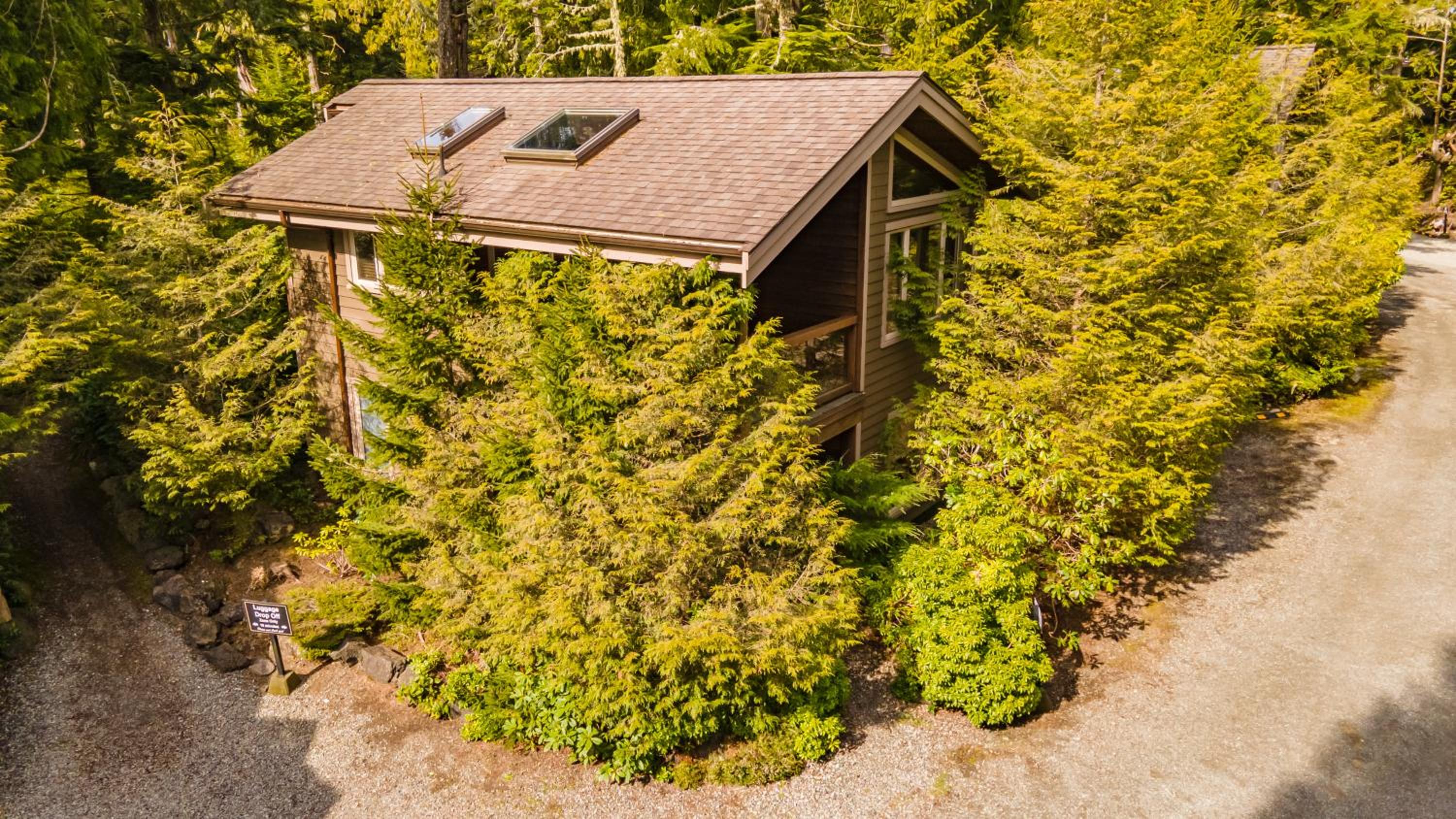 Two-Bedroom Cottage-Upper Canopy photo 2