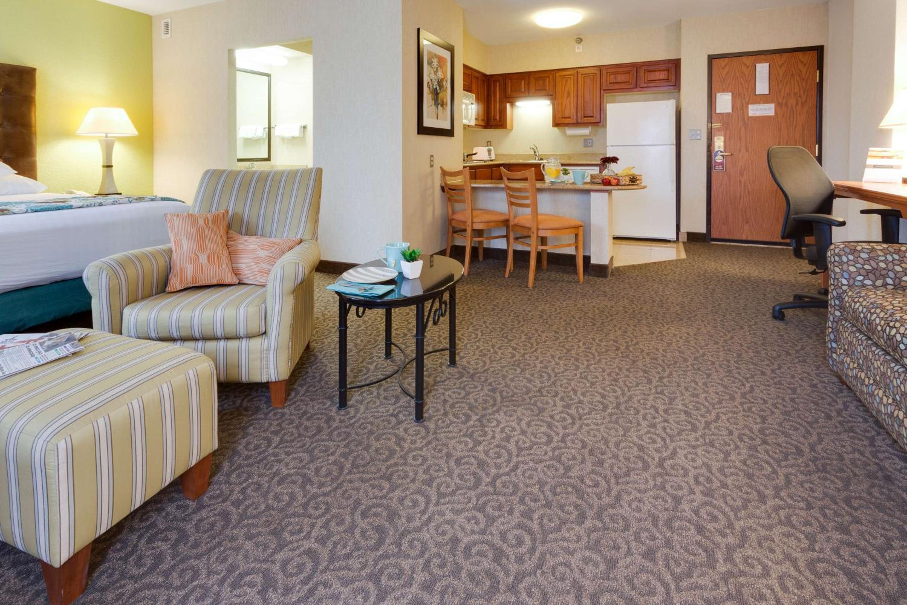 King Suite With Sofa Bed And Kitchenette photo 1