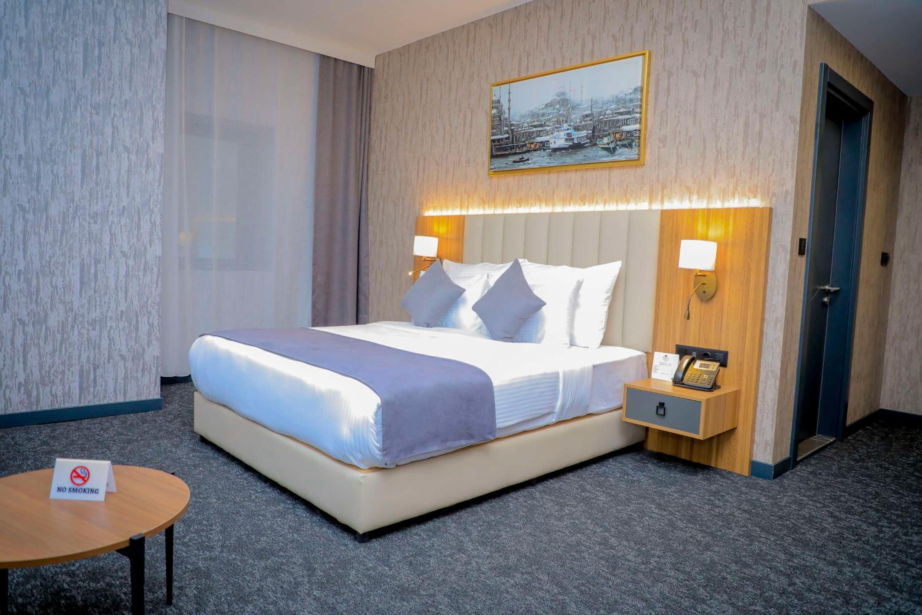 Executive Queen Room with Garden View - Non-Smoking - Photo 5