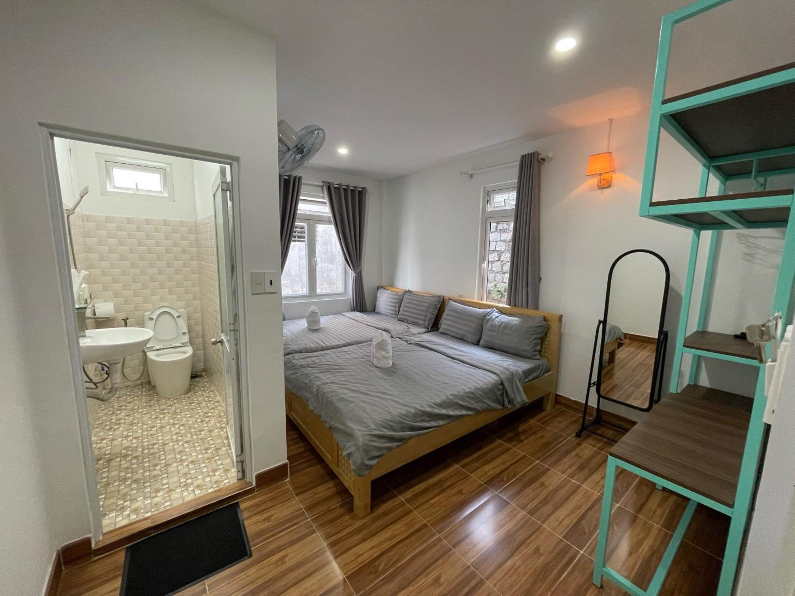 Quadruple Room - Photo 25