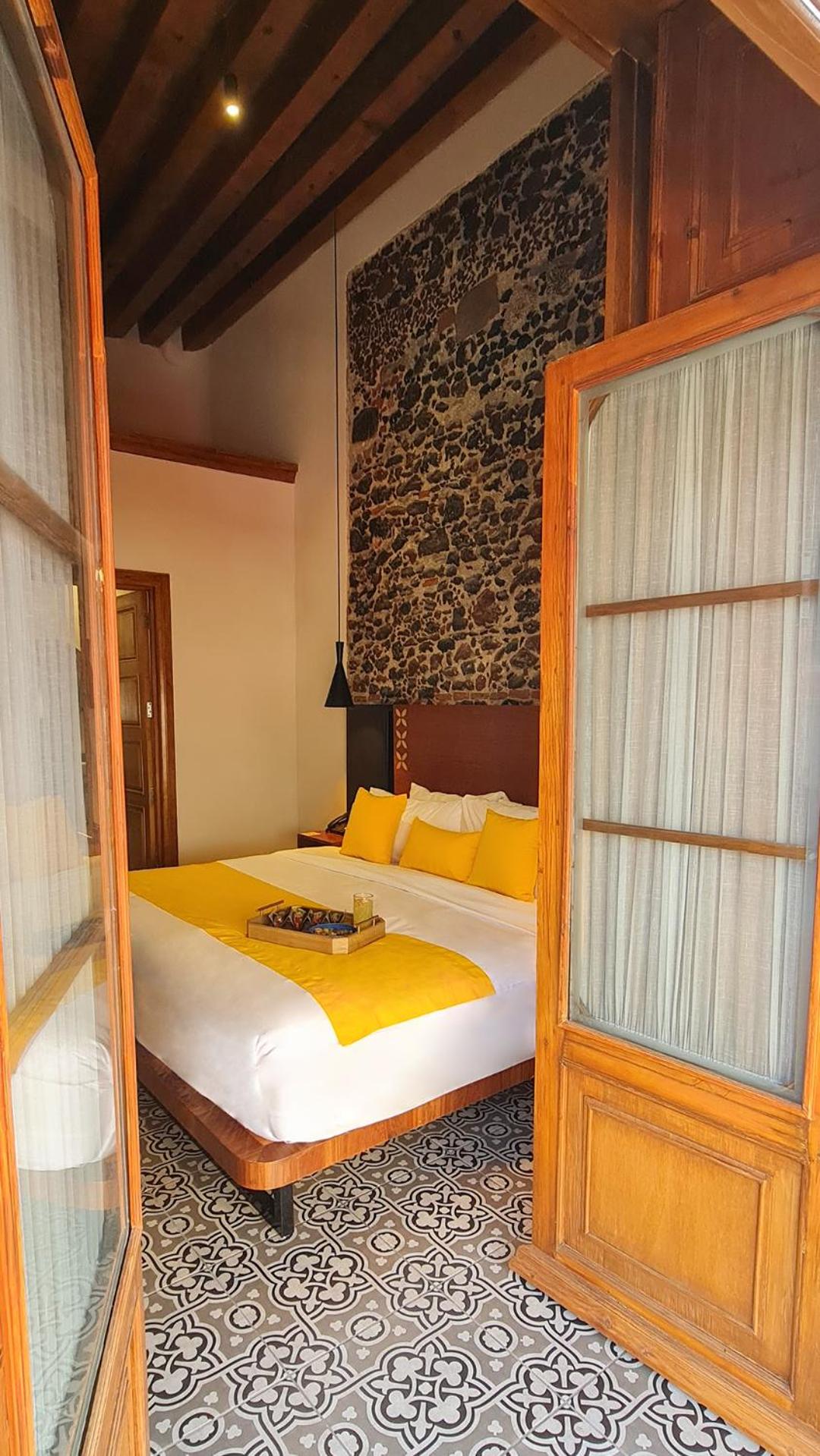 Superior Suite - Photo 11