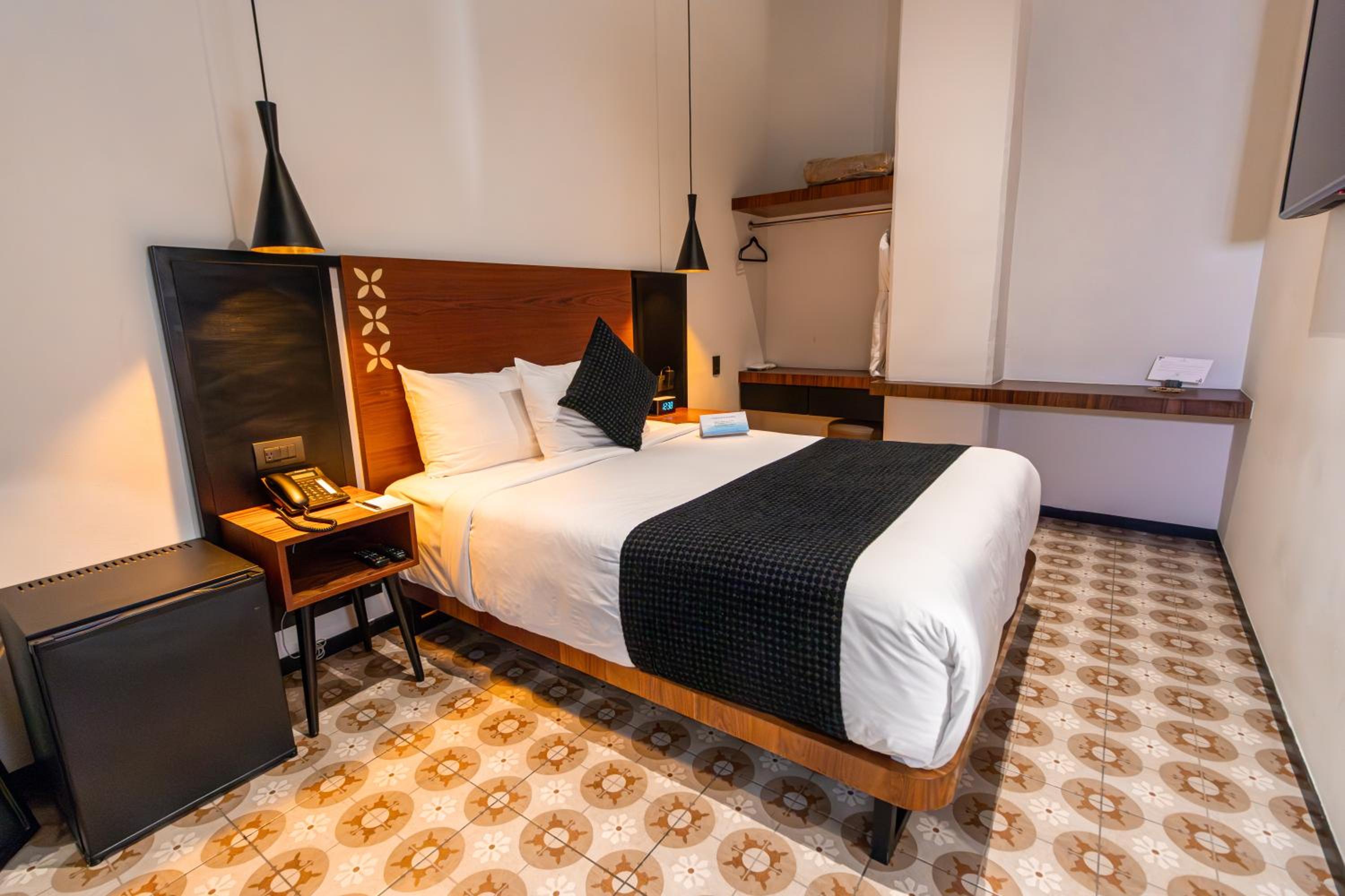 Standard Suite - Photo 3