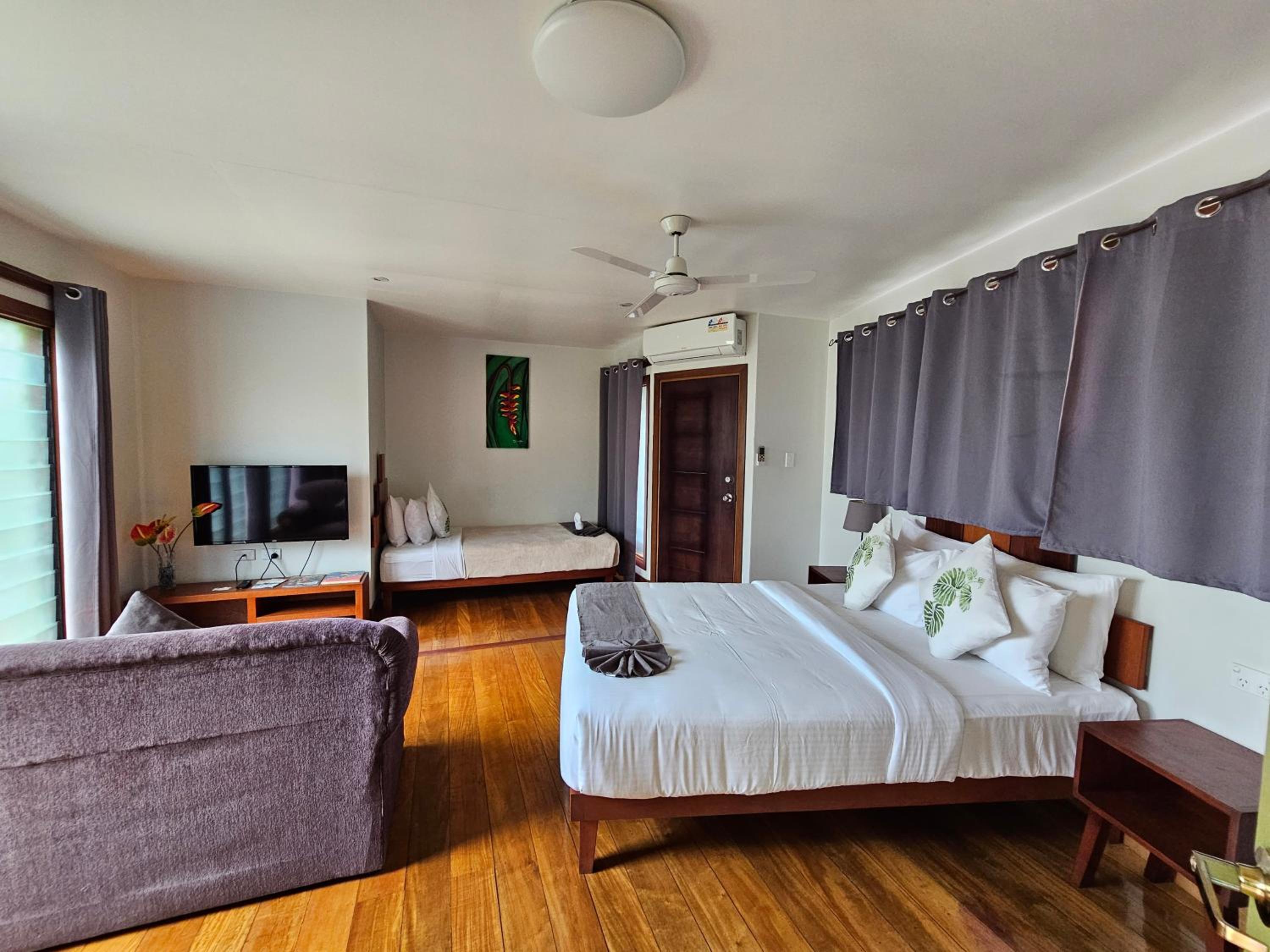 Studio Apartment with Sea View photo 3