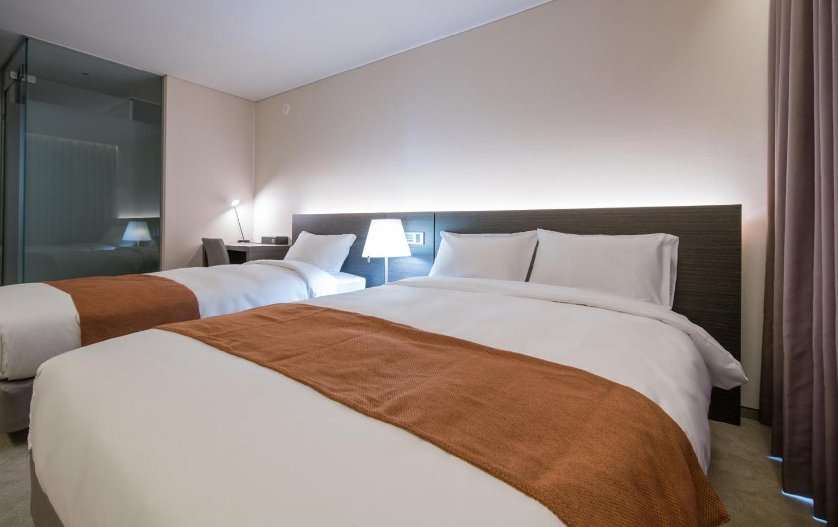 Standard Twin Room - Photo 4