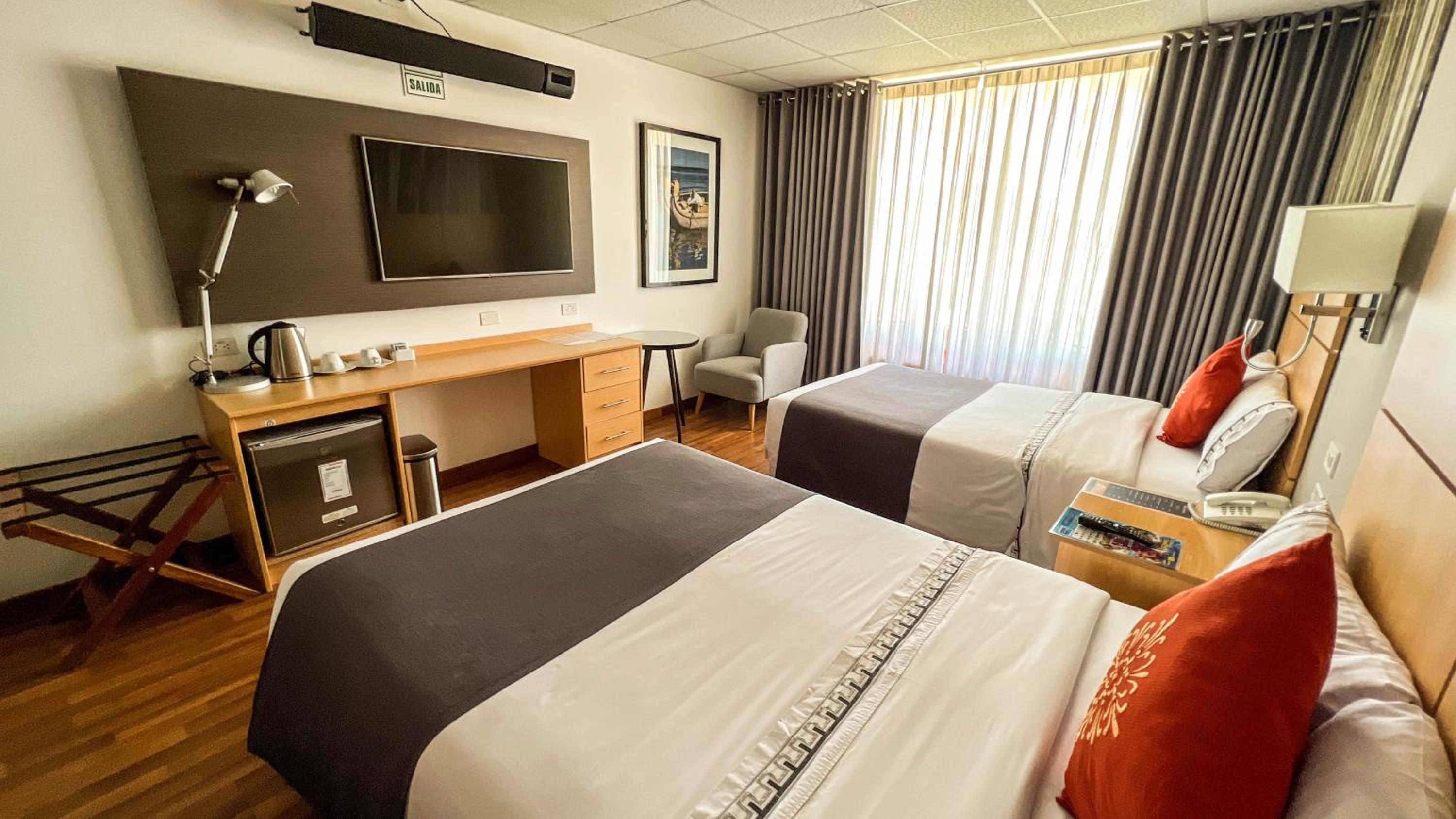 Superior Double Room with Two Double Beds photo 3